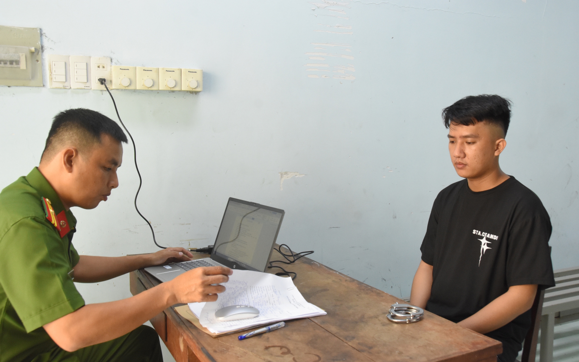 Nam công nhân cướp tiệm vàng ở Đồng Tháp để mua tivi, tủ lạnh