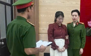 Một cựu phó giám đốc phòng giao dịch ngân hàng bị bắt