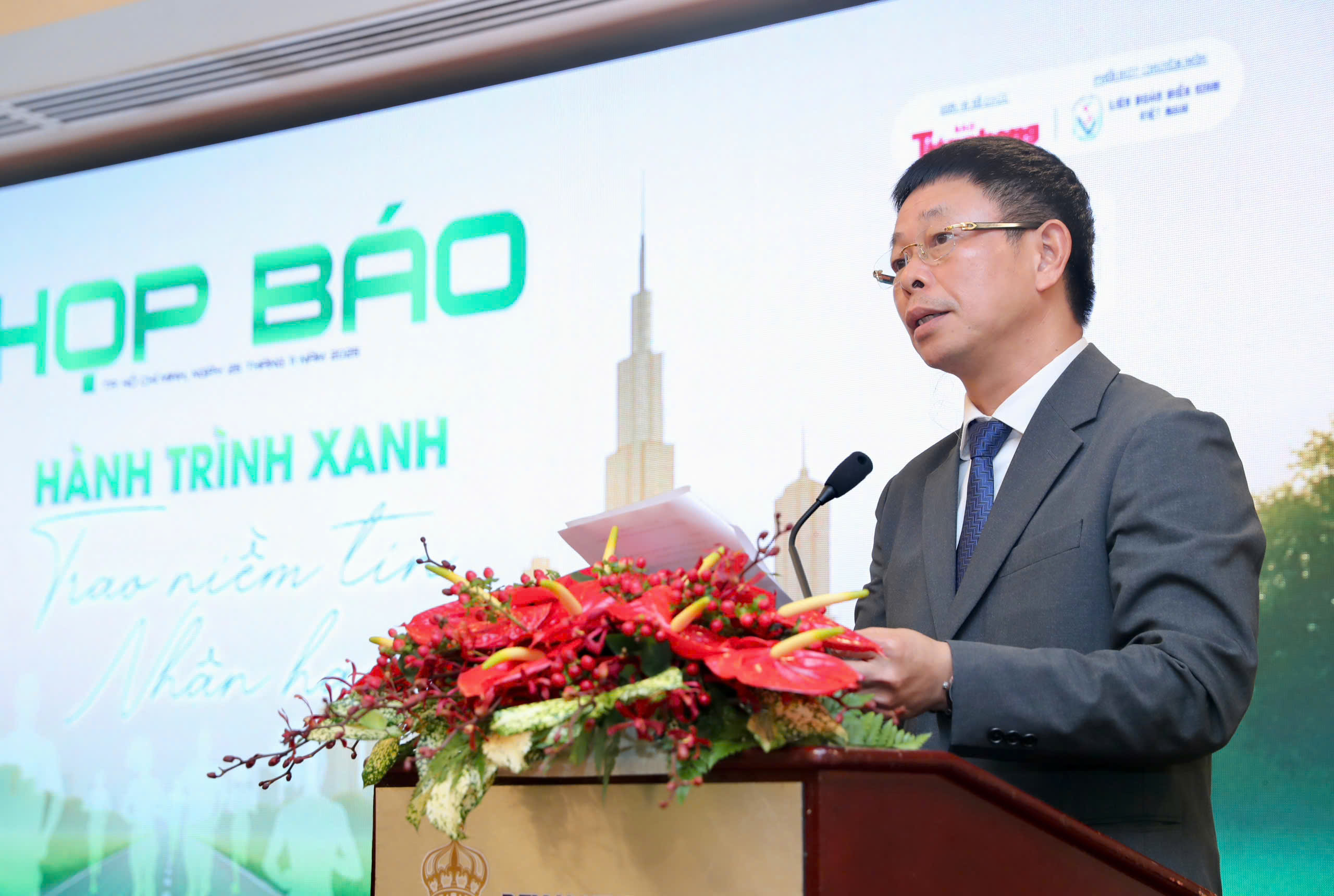 2.000 vận động viên tham dự Tiền Phong half marathon 2025 - Ảnh 1.