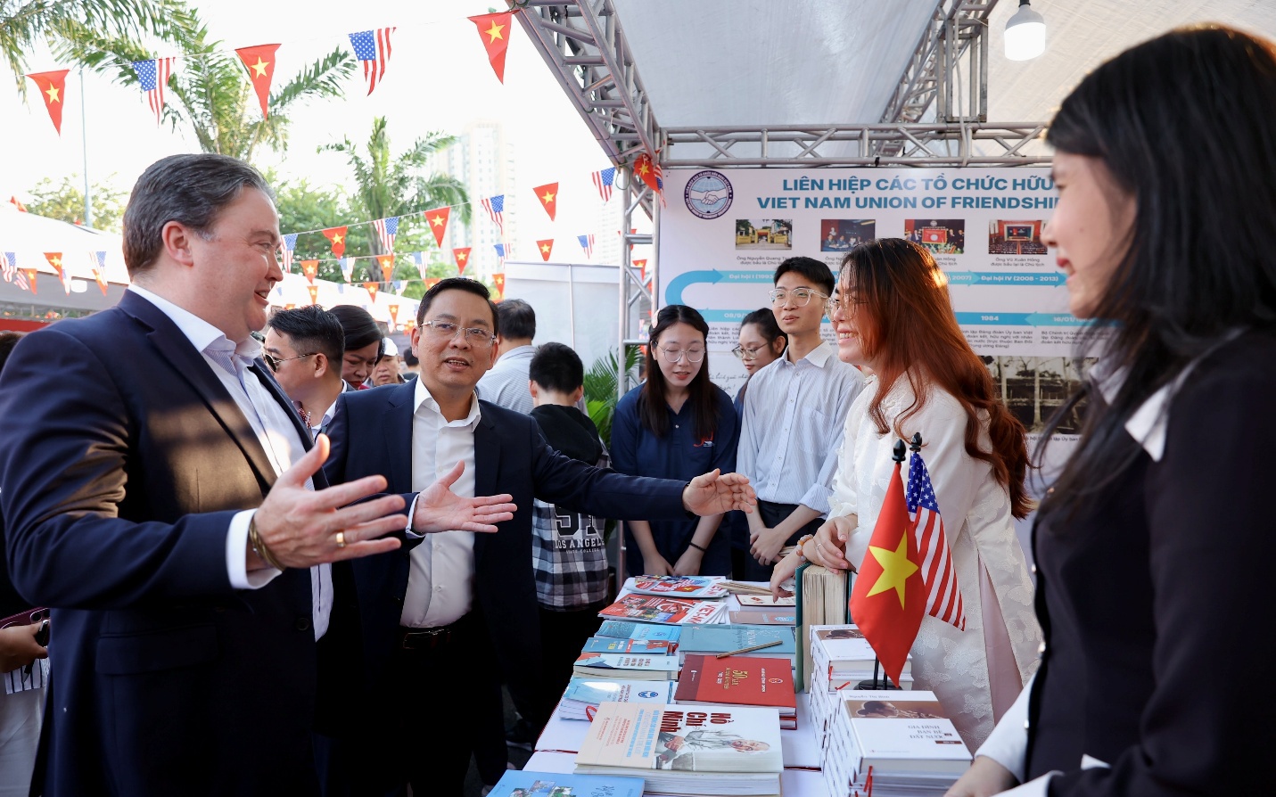 Vietnam - U.S. friendship fest: A joyful gathering