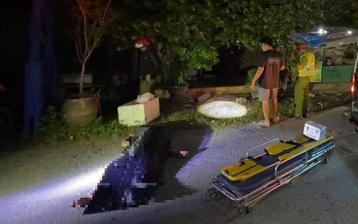 Nạn nhân tử vong cách nhà 1 km, nghi phạm vẫn cầm hung khí sau khi gây án 