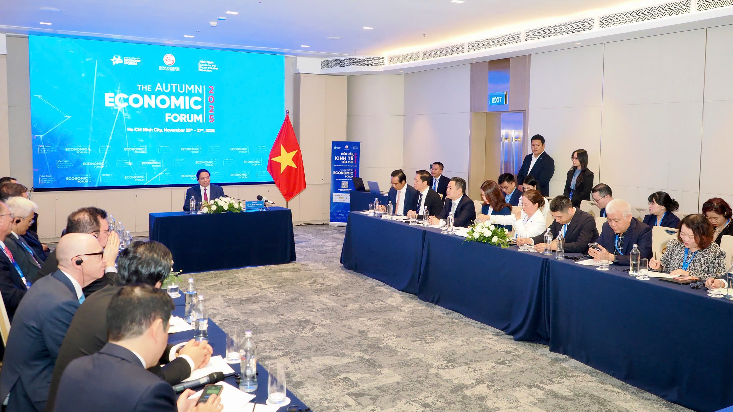 Trung tâm tài chính quốc tế Việt Nam tại TP HCM sẽ đi vào hoạt động trong tháng 12 - Ảnh 2.