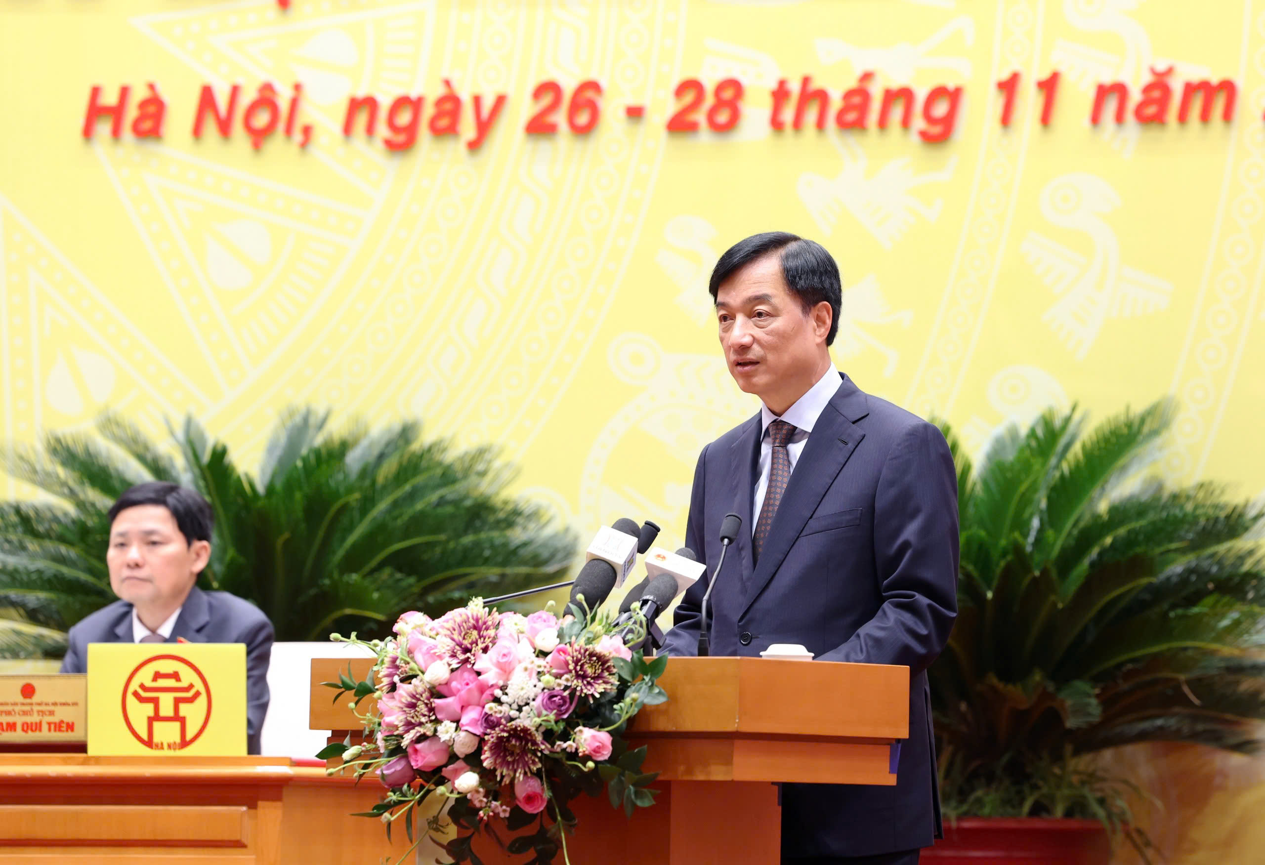 Bí thư thành ủy Hà Nội nhấn mạnh phát hiện các điểm nghẽn trong phát triển kinh tế - Ảnh 1.