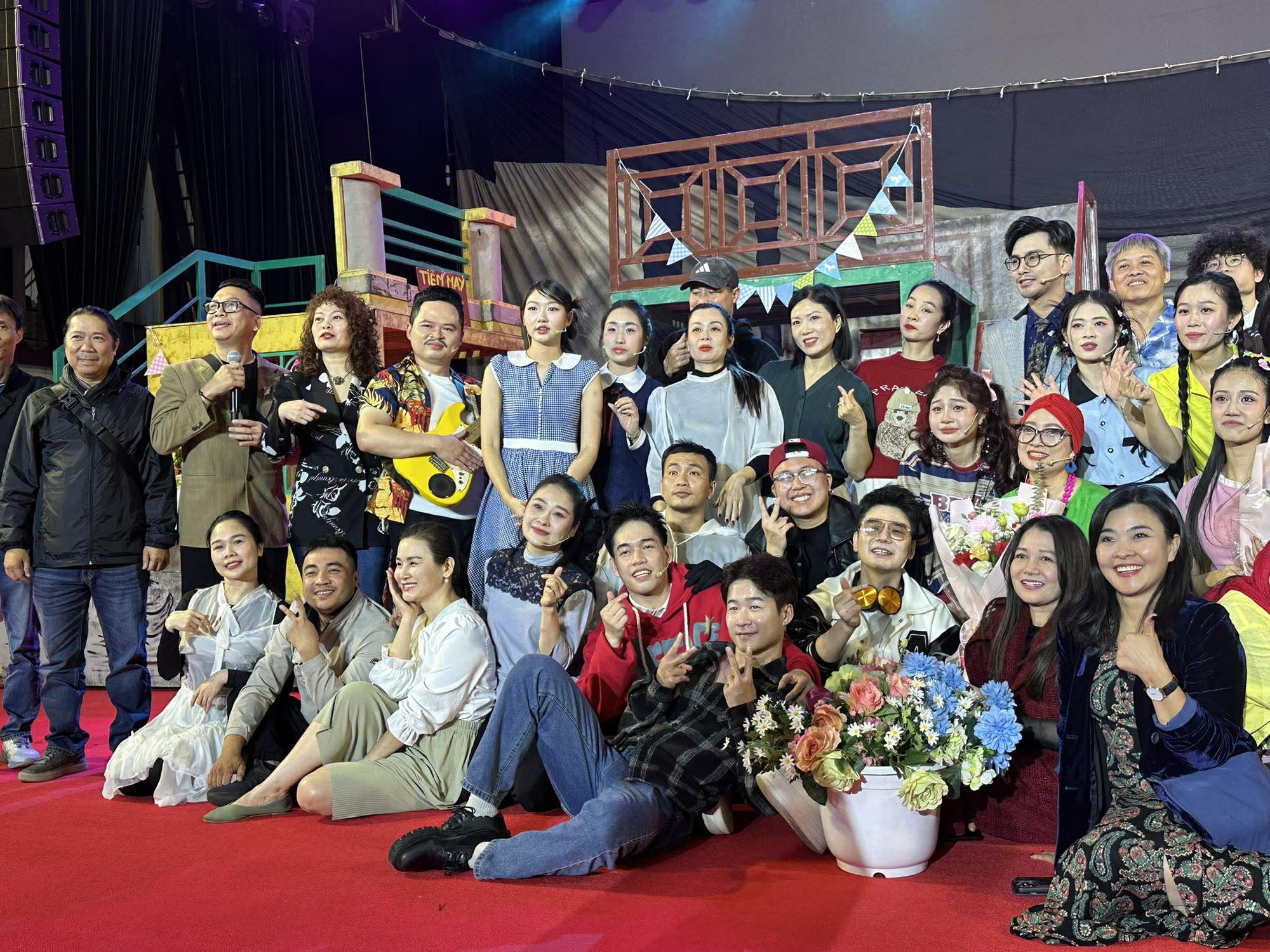 Dấu ấn nhạc kịch "Rồi t&ocirc;i sẽ lớn" của NSƯT L&ecirc; &Aacute;nh Tuyết tại Li&ecirc;n hoan quốc tế thử nghiệm - Ảnh 1.