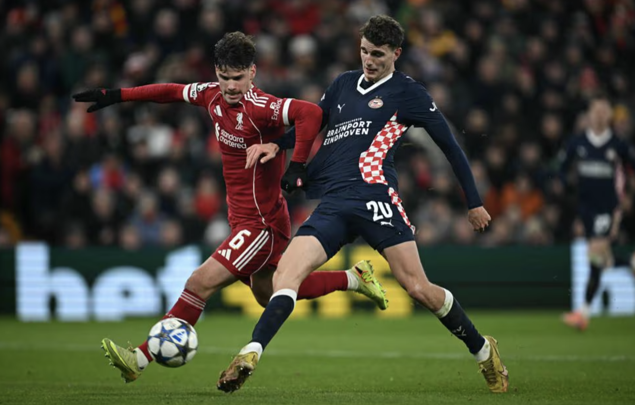 Liverpool thảm bại 1-4, PSV ca kh&uacute;c khải ho&agrave;n tại s&acirc;n Anfield - Ảnh 3.