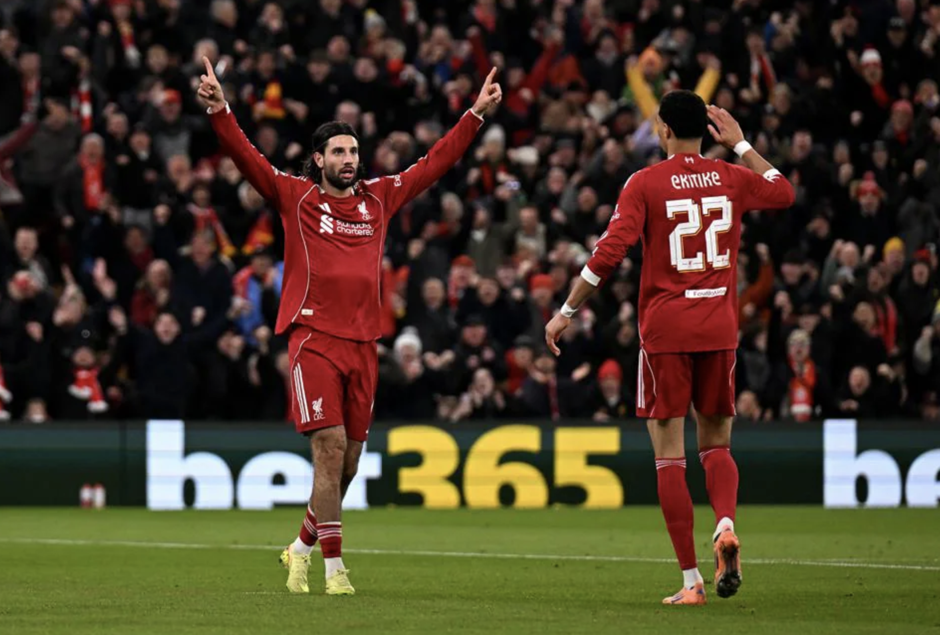 Liverpool thảm bại 1-4, PSV ca kh&uacute;c khải ho&agrave;n tại s&acirc;n Anfield - Ảnh 2.