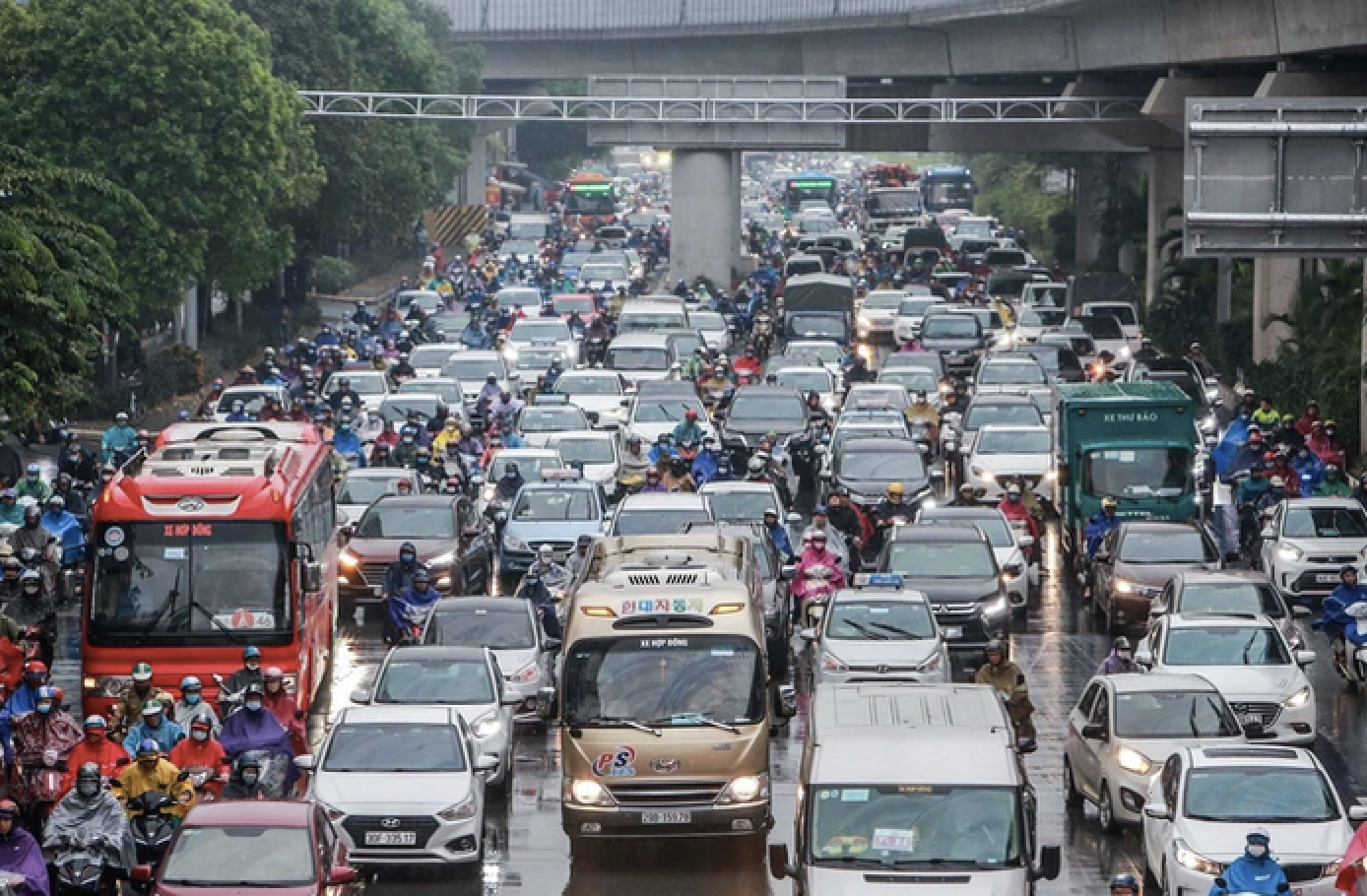 H&agrave; Nội cấm xe m&aacute;y chạy xăng dầu theo giờ tại 9 phường V&agrave;nh đai 1 từ 2026 - Ảnh 2.