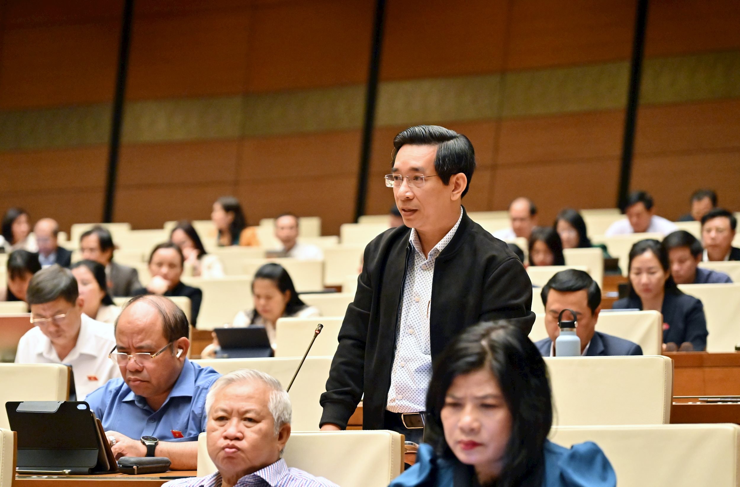 Đại biểu Nguyễn Văn Cảnh đề xuất bổ sung "g&oacute;i h&agrave;ng ho&aacute;" để kịp thời cứu trợ khi lũ lụt  - Ảnh 1.