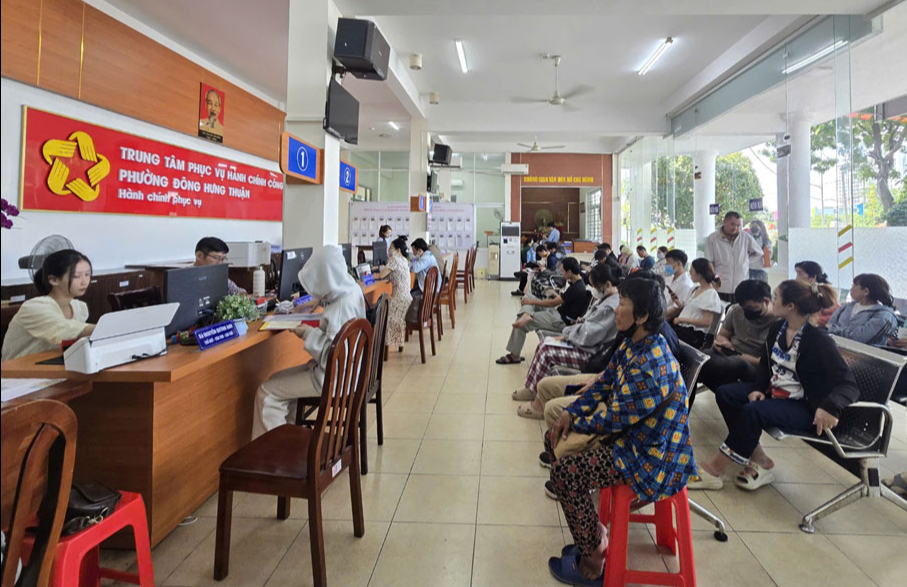Chủ tịch UBND TPHCM chỉ đạo th&aacute;o gỡ kh&oacute; khăn khi vận h&agrave;nh ch&iacute;nh quyền địa phương 2 cấp - Ảnh 1.