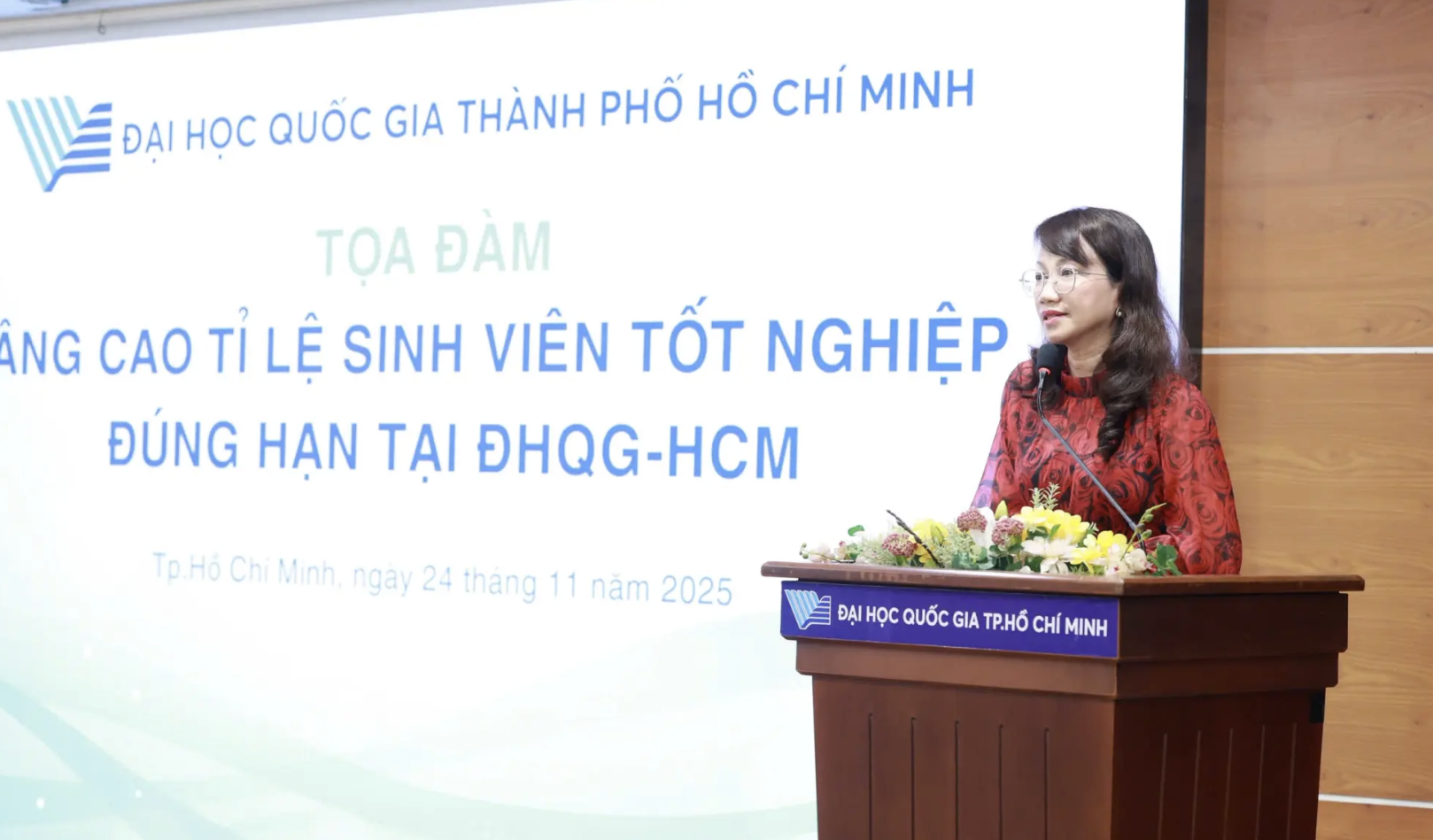ĐHQG TP HCM bàn giải pháp nâng cao tỉ lệ sinh viên tốt nghiệp đúng hạn - Ảnh 1.