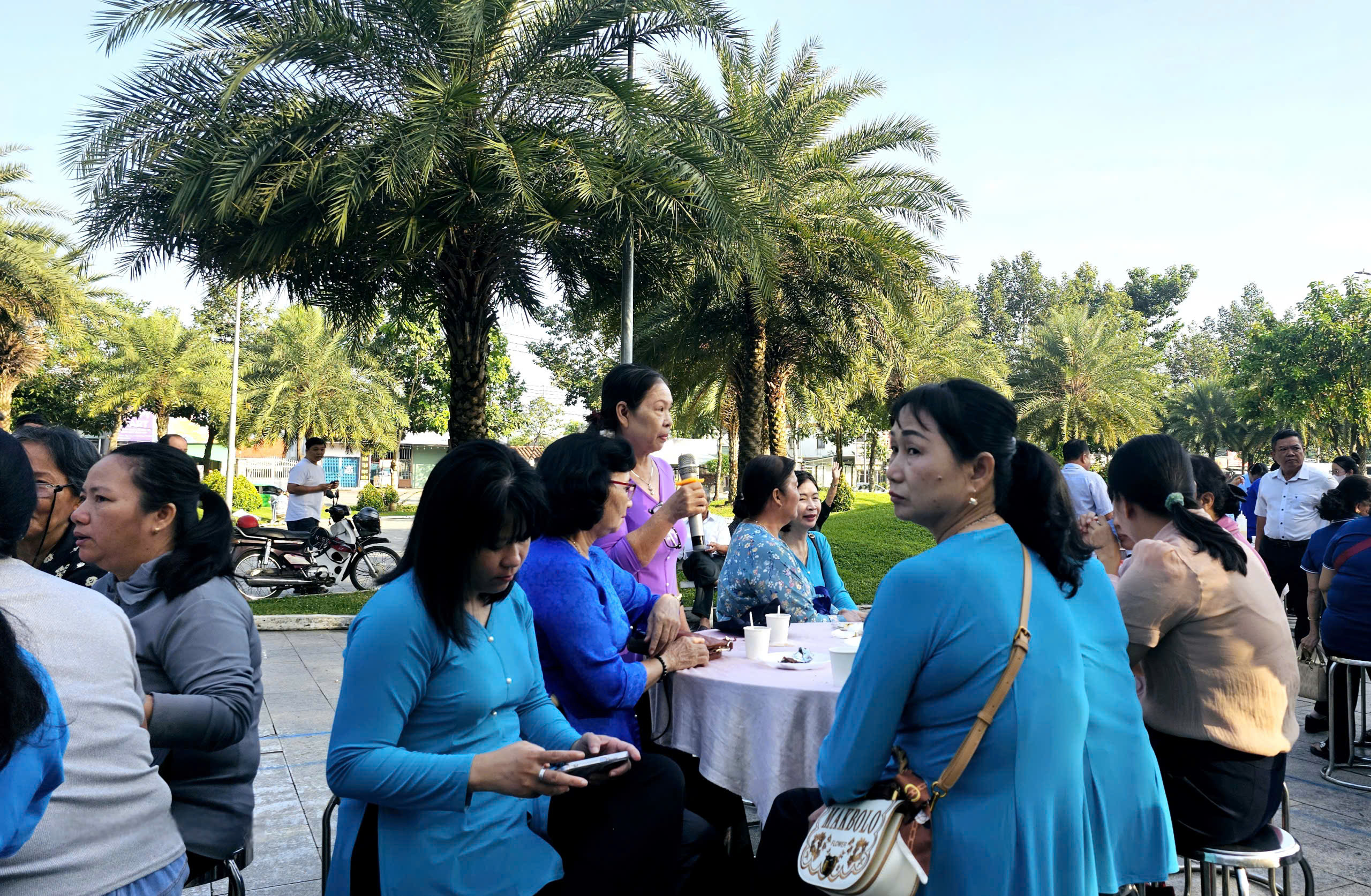 Tiếp xúc cử tri tại phường Chánh Hiệp TPHCM qua mã QR mang lại hiệu quả cao - Ảnh 5.