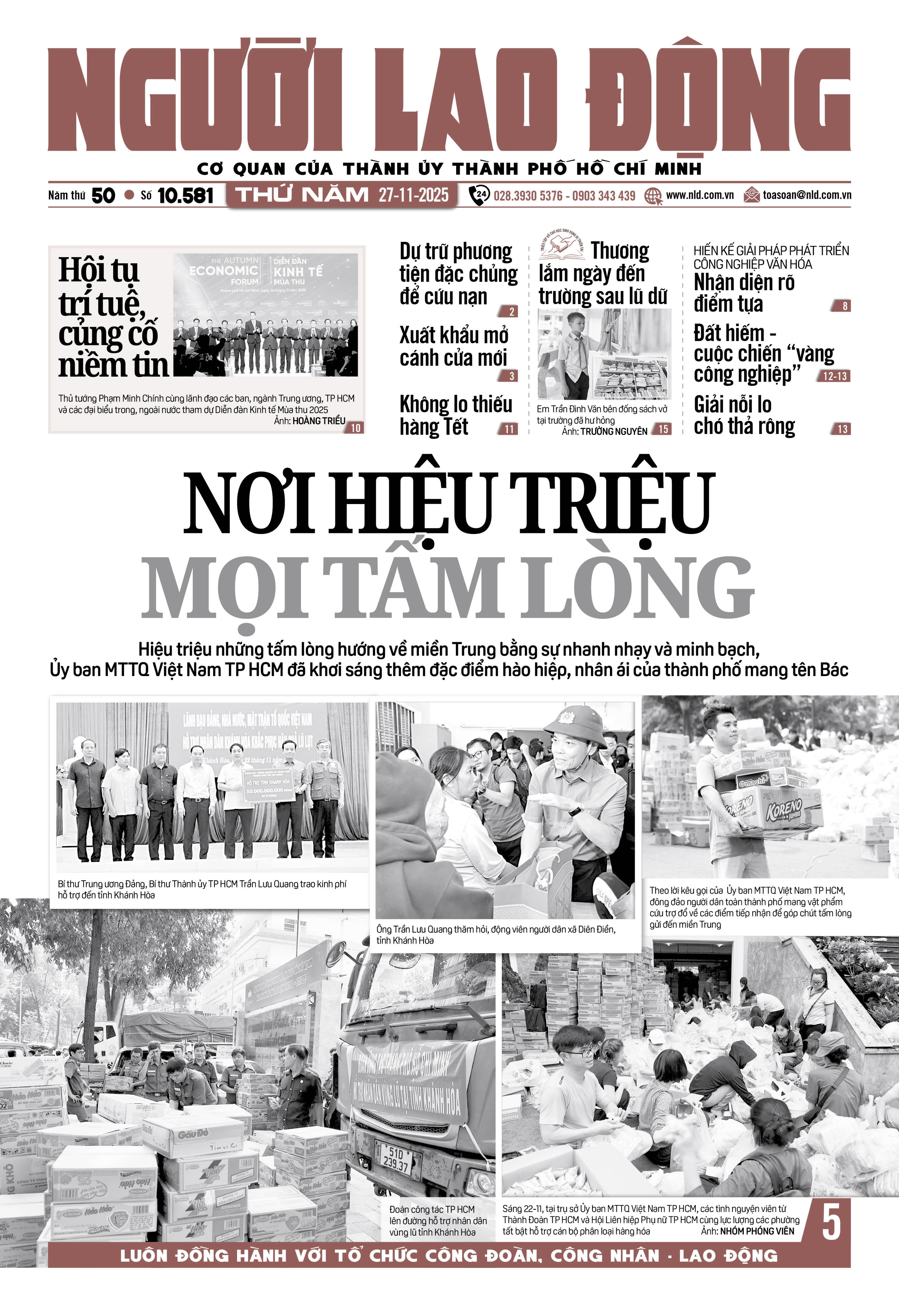 B&aacute;o in ng&agrave;y 27-11: Thương lắm ng&agrave;y đến trường sau lũ dữ  - Ảnh 1.