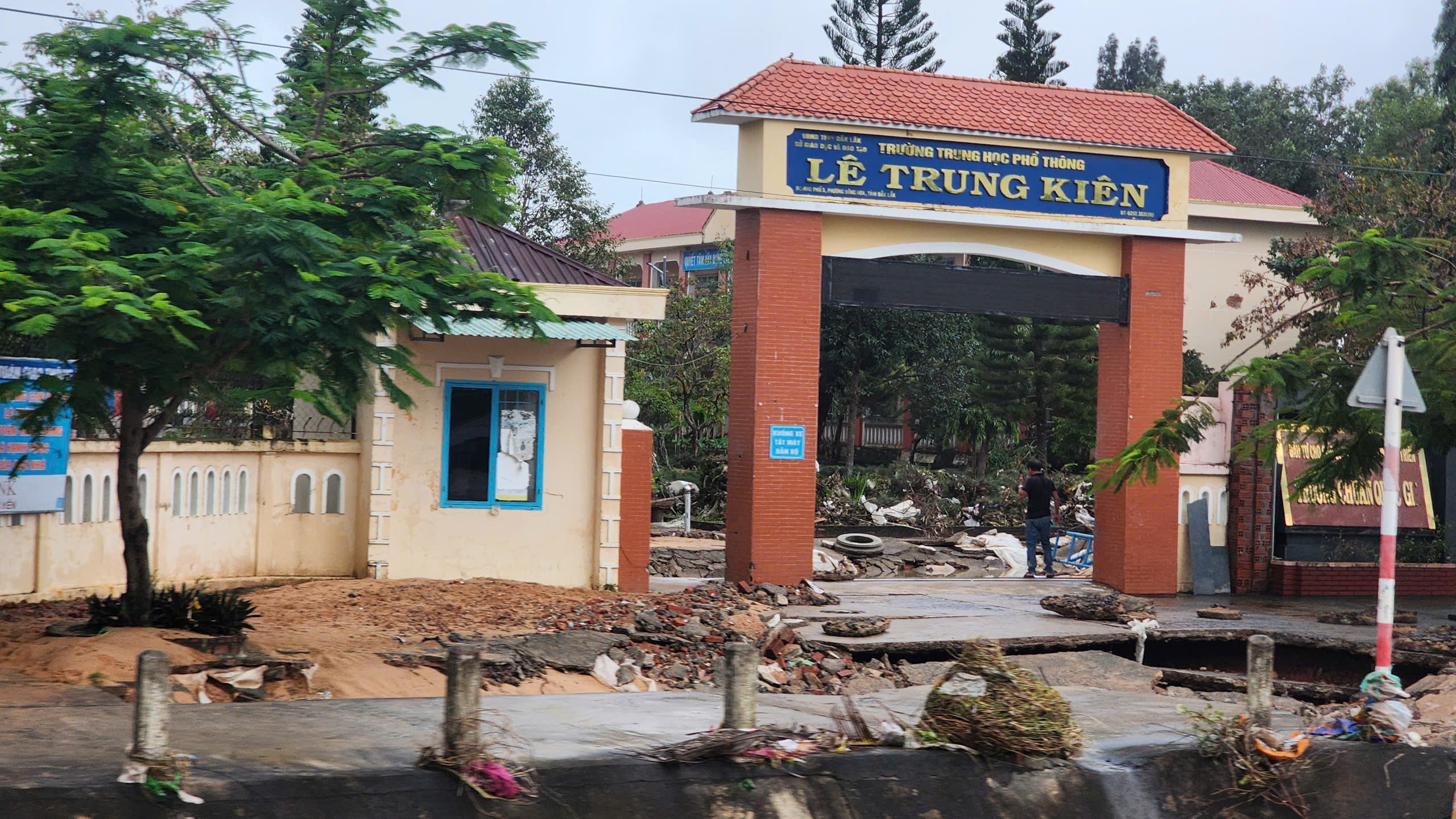 Thủ tướng y&ecirc;u cầu hỗ trợ khắc phục hậu quả b&atilde;o lũ cho c&aacute;c địa phương bị ảnh hưởng - Ảnh 1.