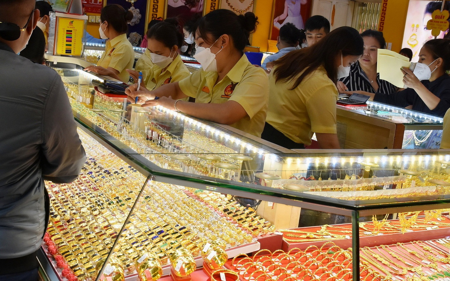 Giá vàng hôm nay 27-11: Bật tăng trở lại