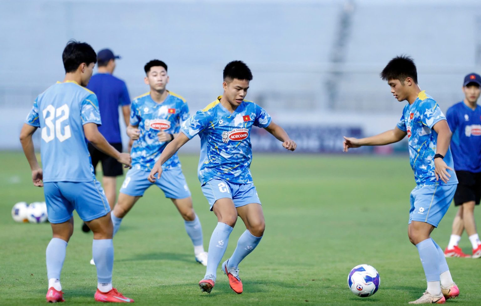 U22 Việt Nam tăng cường r&egrave;n đấu ph&aacute;p chiến thuật - Ảnh 2.