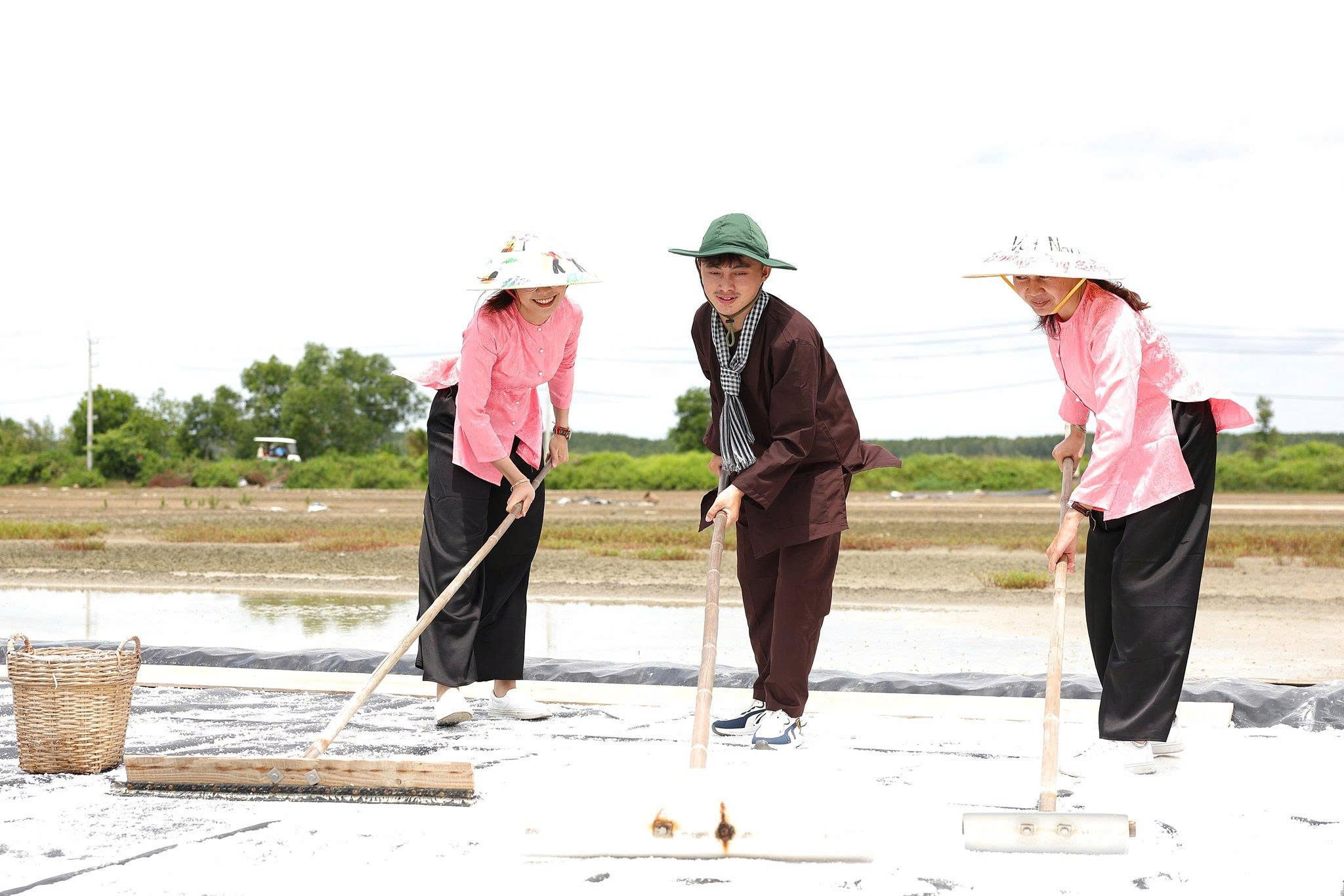 Hạt muối Lý Nhơn “vượt sóng” - Ảnh 3.