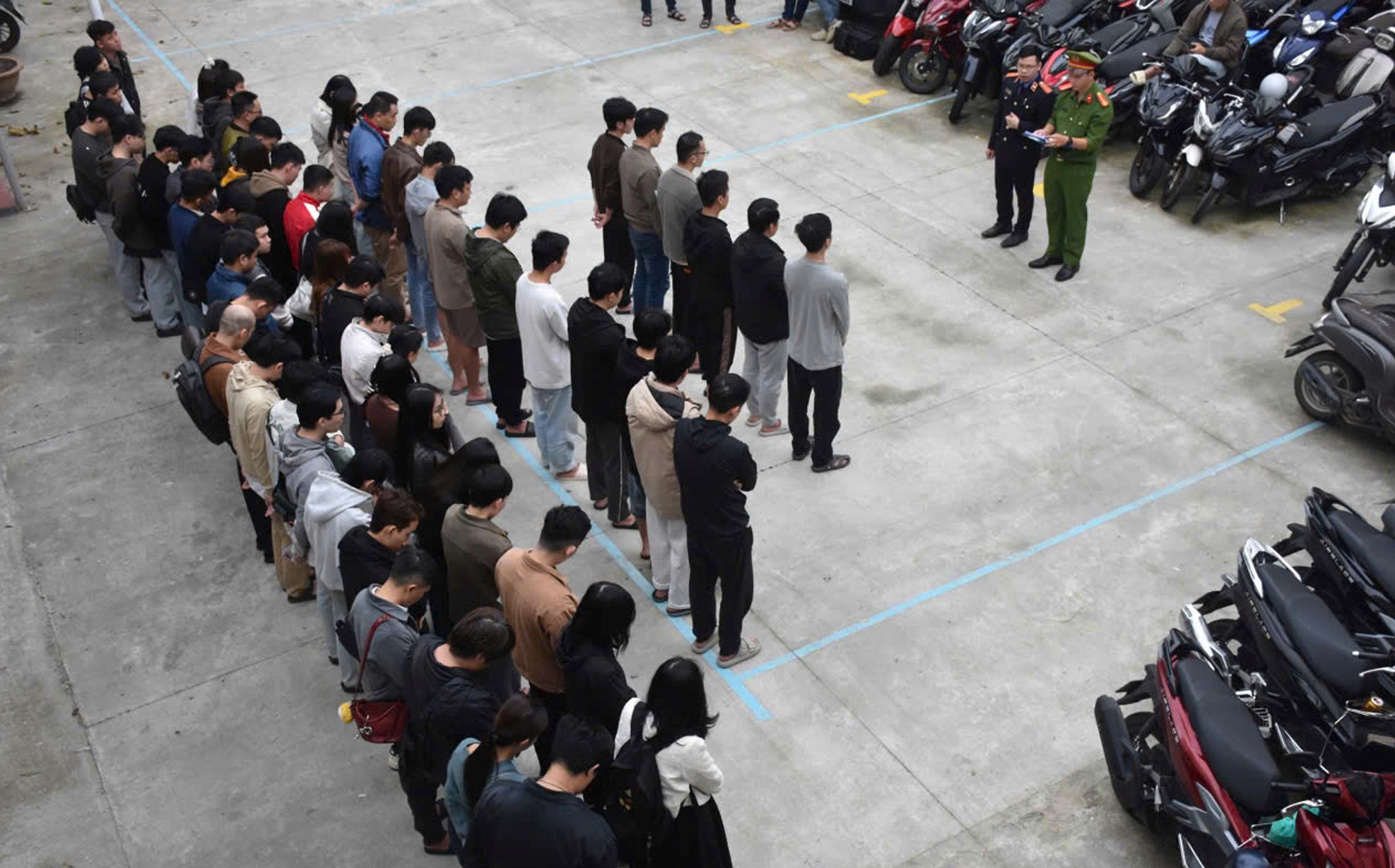 Triệt ph&aacute; c&ocirc;ng ty c&ocirc;ng nghệ l&agrave;m việc cho tr&ugrave;m cờ bạc Campuchia tại Đ&agrave; Nẵng - Ảnh 3.