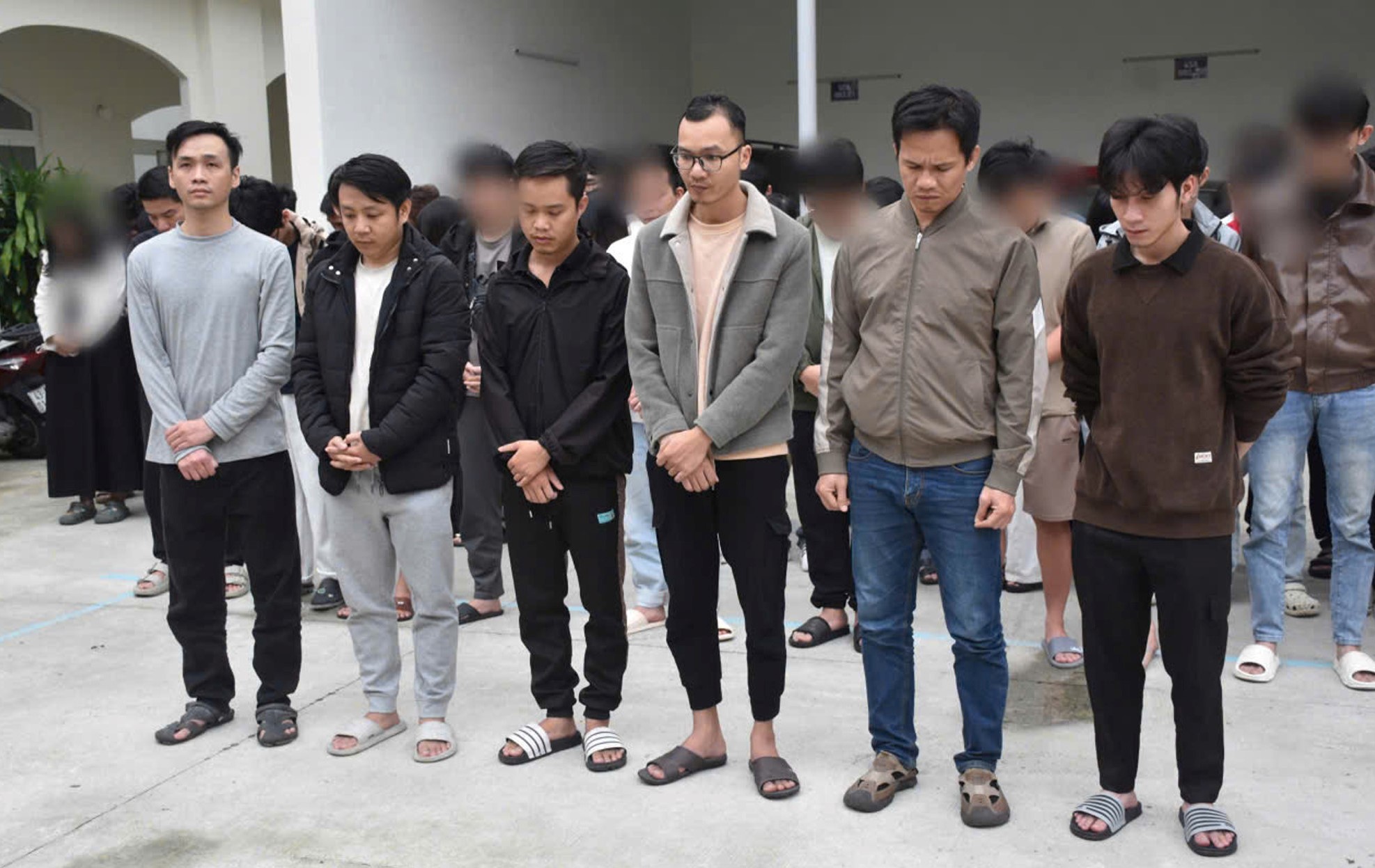 Triệt ph&aacute; c&ocirc;ng ty c&ocirc;ng nghệ l&agrave;m việc cho tr&ugrave;m cờ bạc Campuchia tại Đ&agrave; Nẵng - Ảnh 2.
