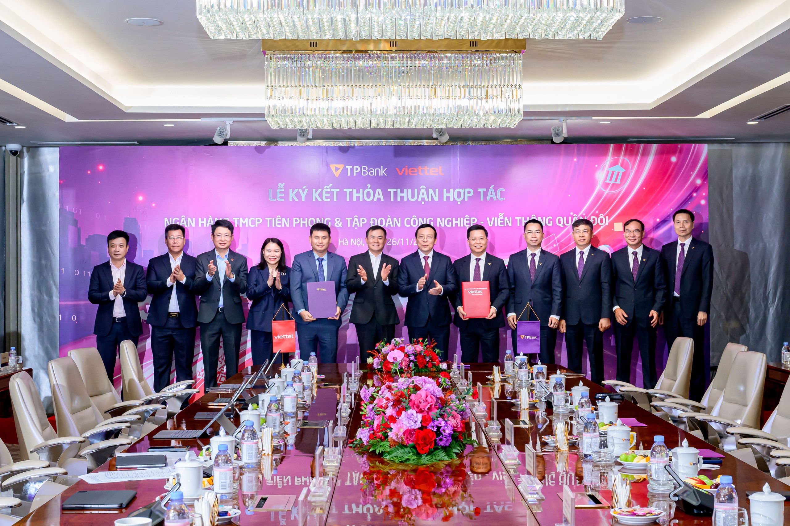Hợp t&aacute;c chiến lược th&uacute;c đẩy chuyển đổi số to&agrave;n diện giữa TPBank v&agrave; Viettel - Ảnh 3.