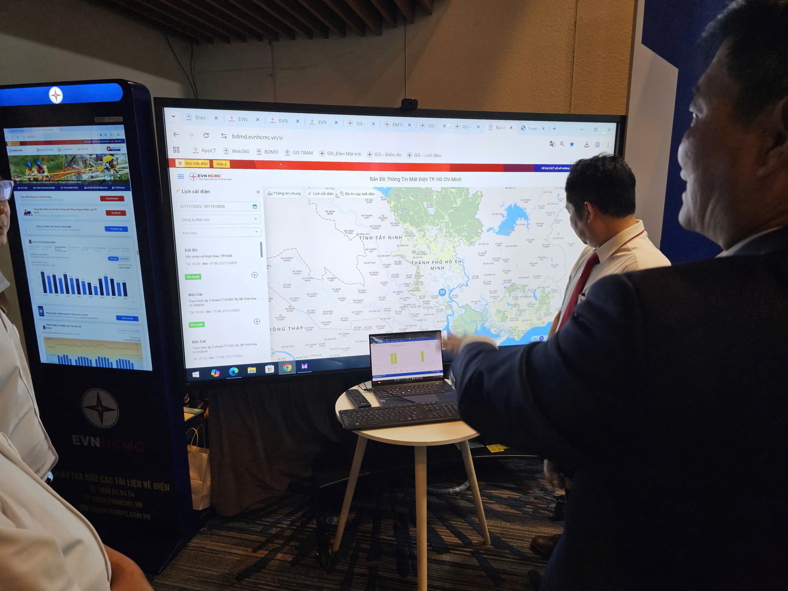 Cận cảnh đội qu&acirc;n kh&ocirc;ng người l&aacute;i trong ng&agrave;nh điện Việt Nam tại Techshow 2025 - Ảnh 13.