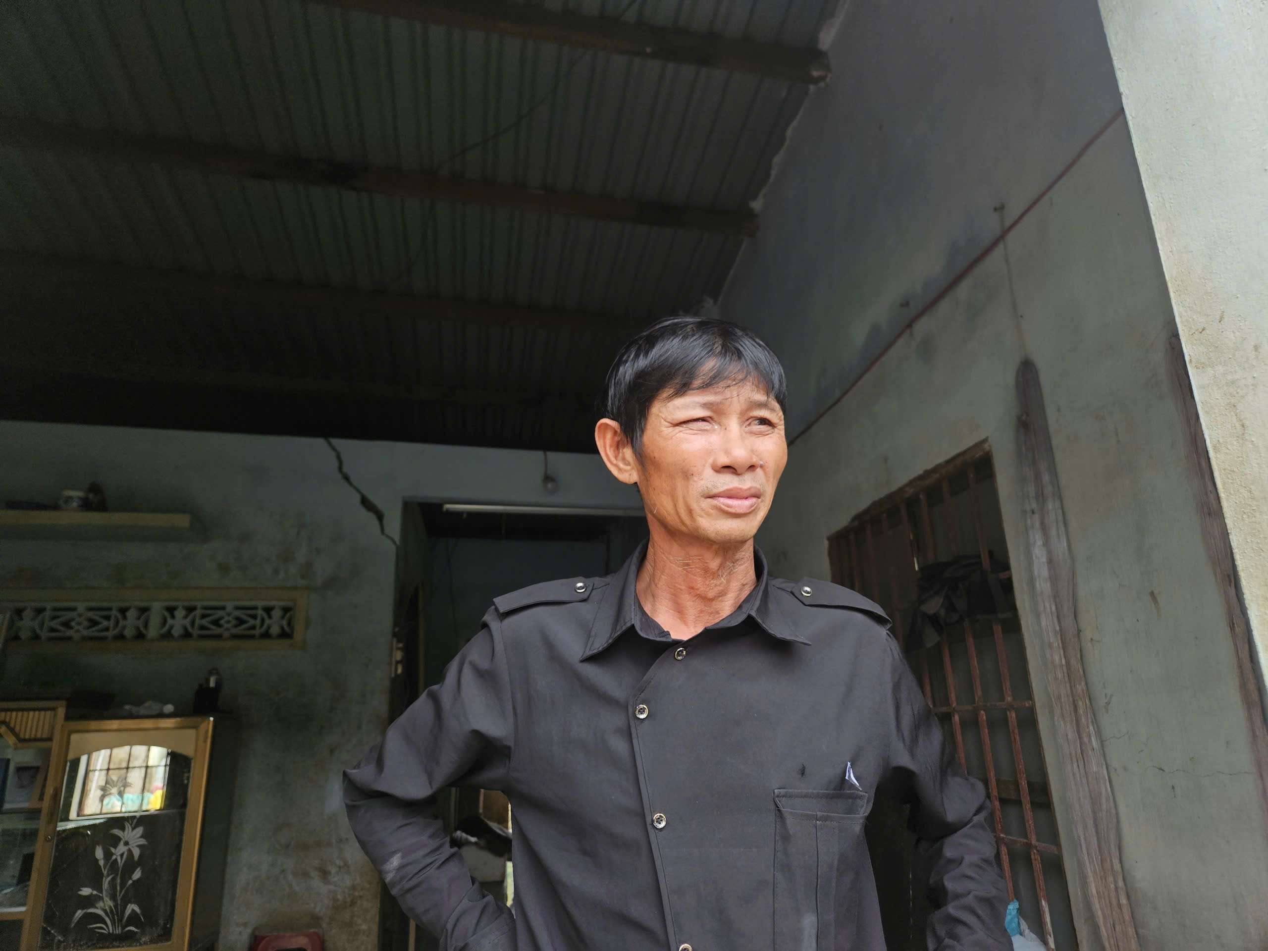 Công an xác minh thông tin axit trôi trong lũ làm mờ mắt Người dân Đắk Lắk - Ảnh 2.