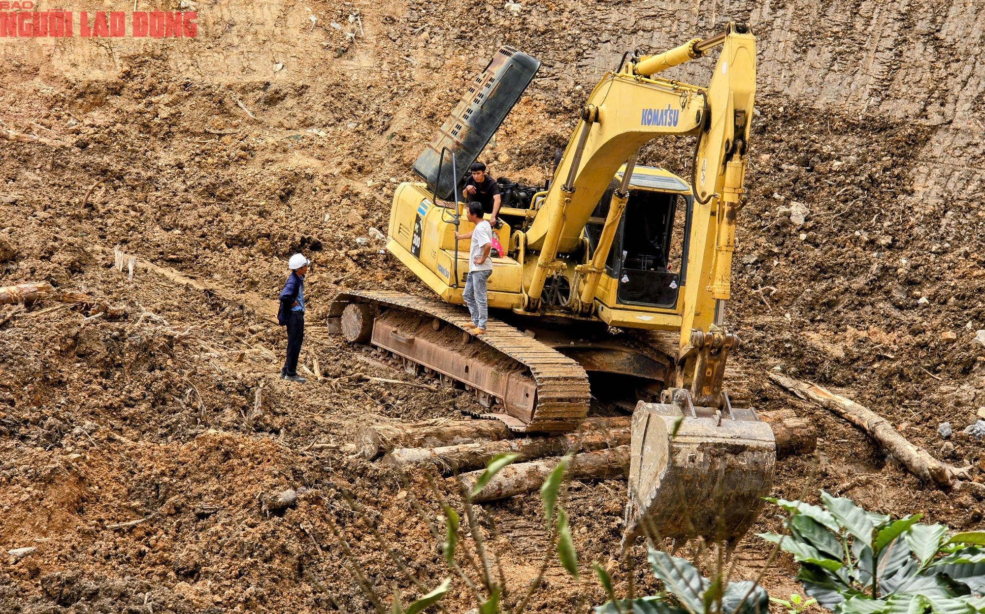 "Chạy đua" l&agrave;m đường tạm đ&egrave;o Mimosa để kịp th&ocirc;ng xe tở lại ng&agrave;y 30-11 - Ảnh 9.