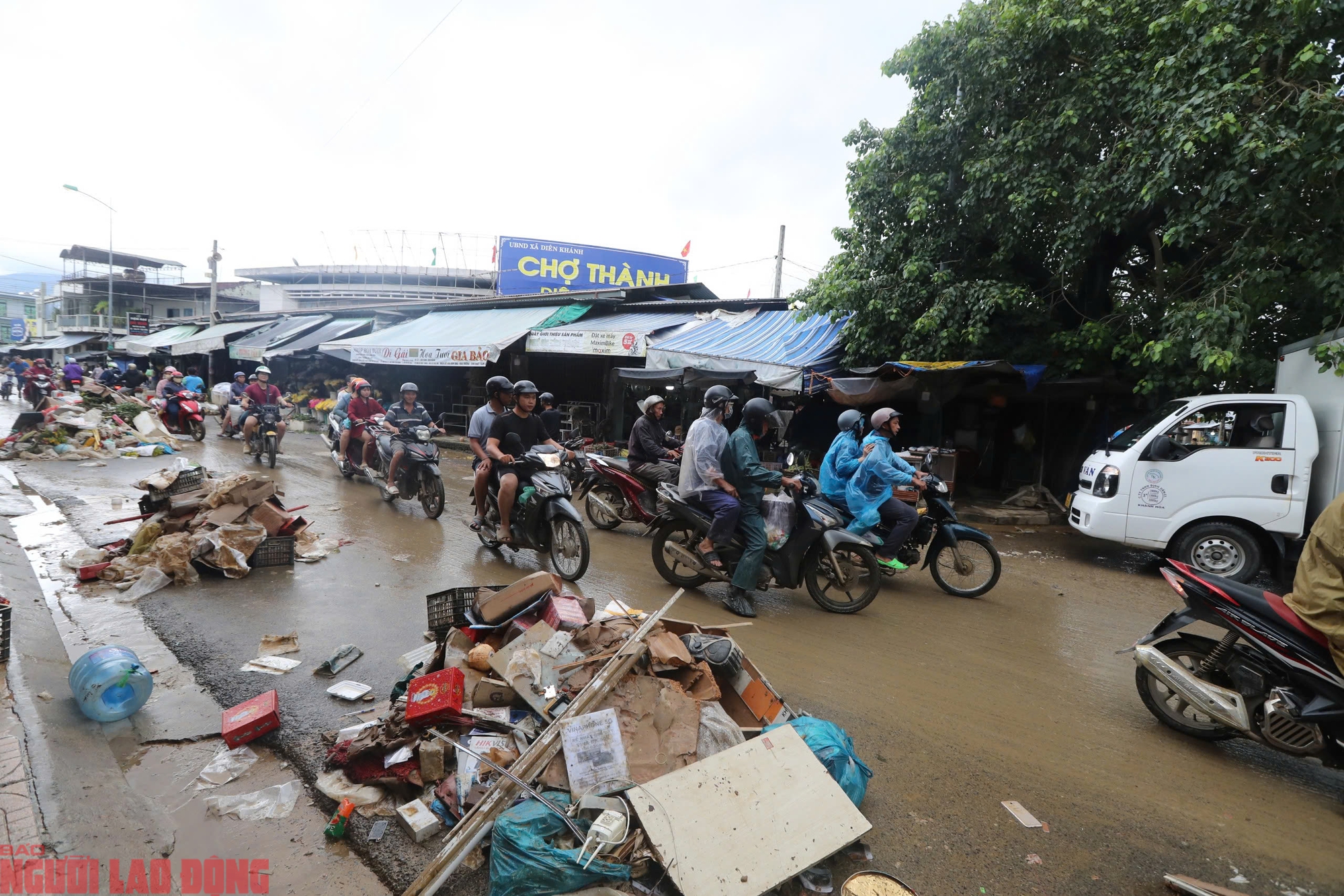 R&aacute;c thải bủa v&acirc;y, &ocirc; nhiễm nghi&ecirc;m trọng, nguy cơ dịch bệnh - Ảnh 9.