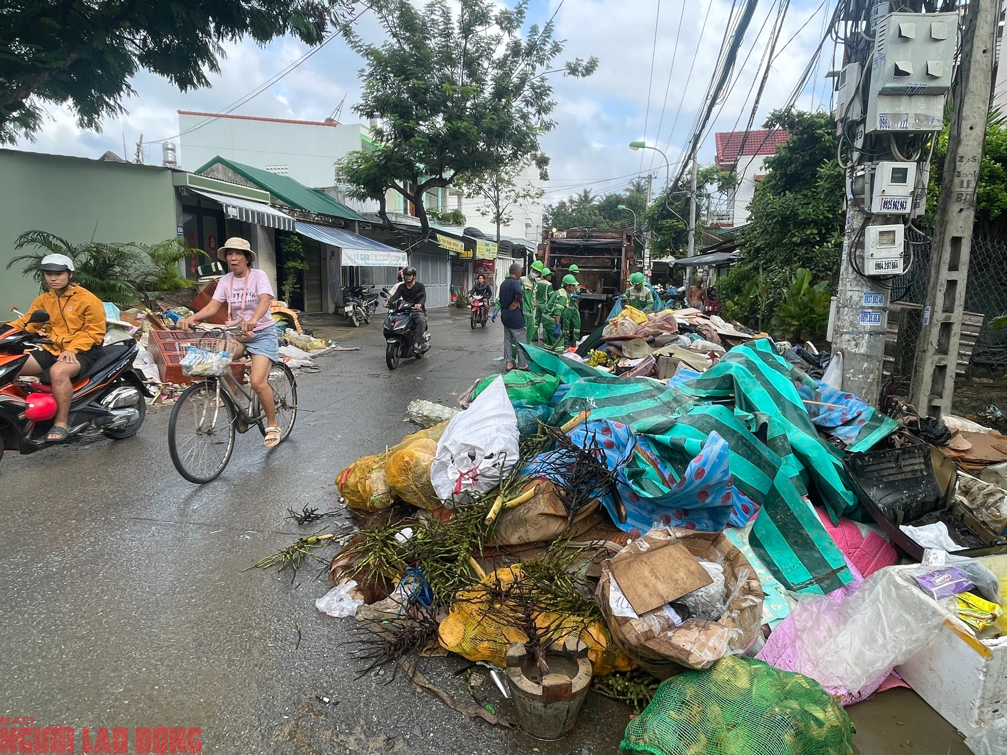R&aacute;c thải bủa v&acirc;y, &ocirc; nhiễm nghi&ecirc;m trọng, nguy cơ dịch bệnh - Ảnh 11.
