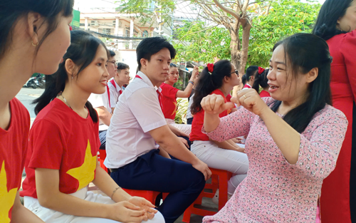 Cải thiện thu nhập cho giáo viên