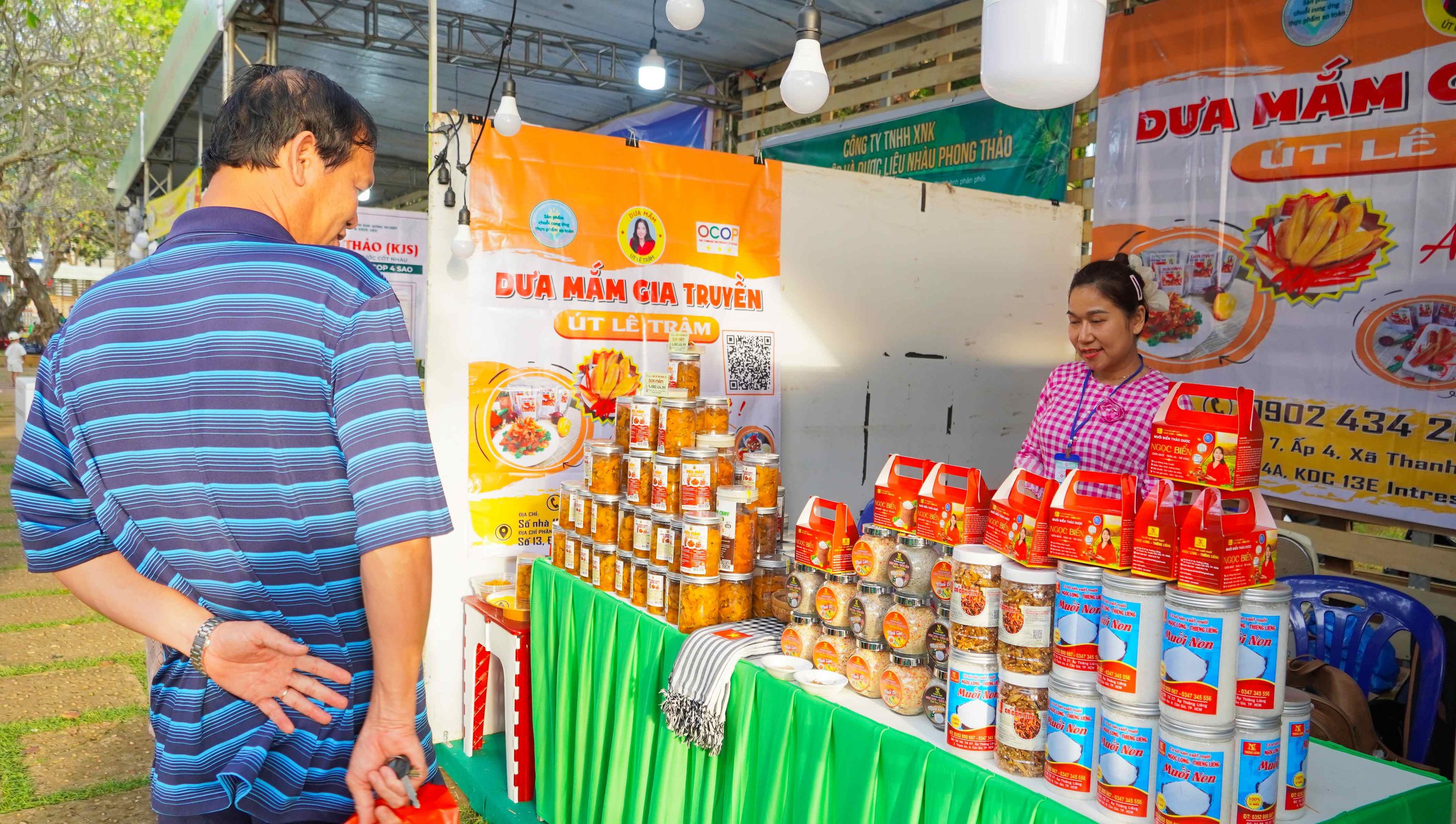 TP HCM khai mạc Sự kiện kết nối giao thương sản phẩm OCOP lần thứ I năm 2025 - Ảnh 5.
