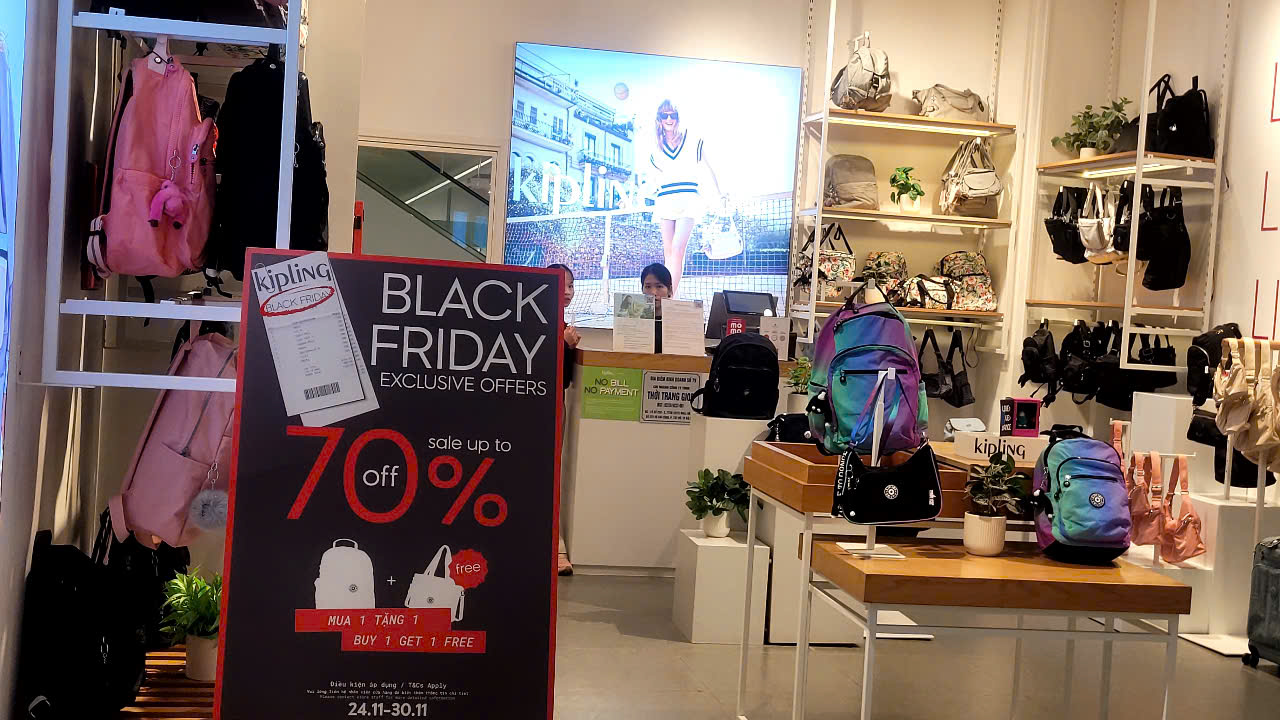 Black Friday 2025: Mua sắm rộn r&agrave;ng nhưng vẫn c&oacute; Nơi ế ẩm d&ugrave; giảm gi&aacute; lớn - Ảnh 5.
