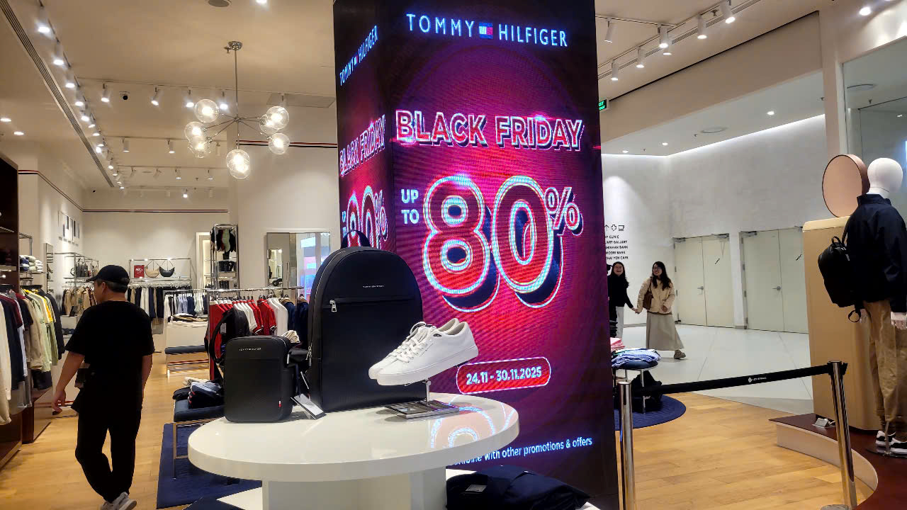 Black Friday 2025: Mua sắm rộn r&agrave;ng nhưng vẫn c&oacute; Nơi ế ẩm d&ugrave; giảm gi&aacute; lớn - Ảnh 10.