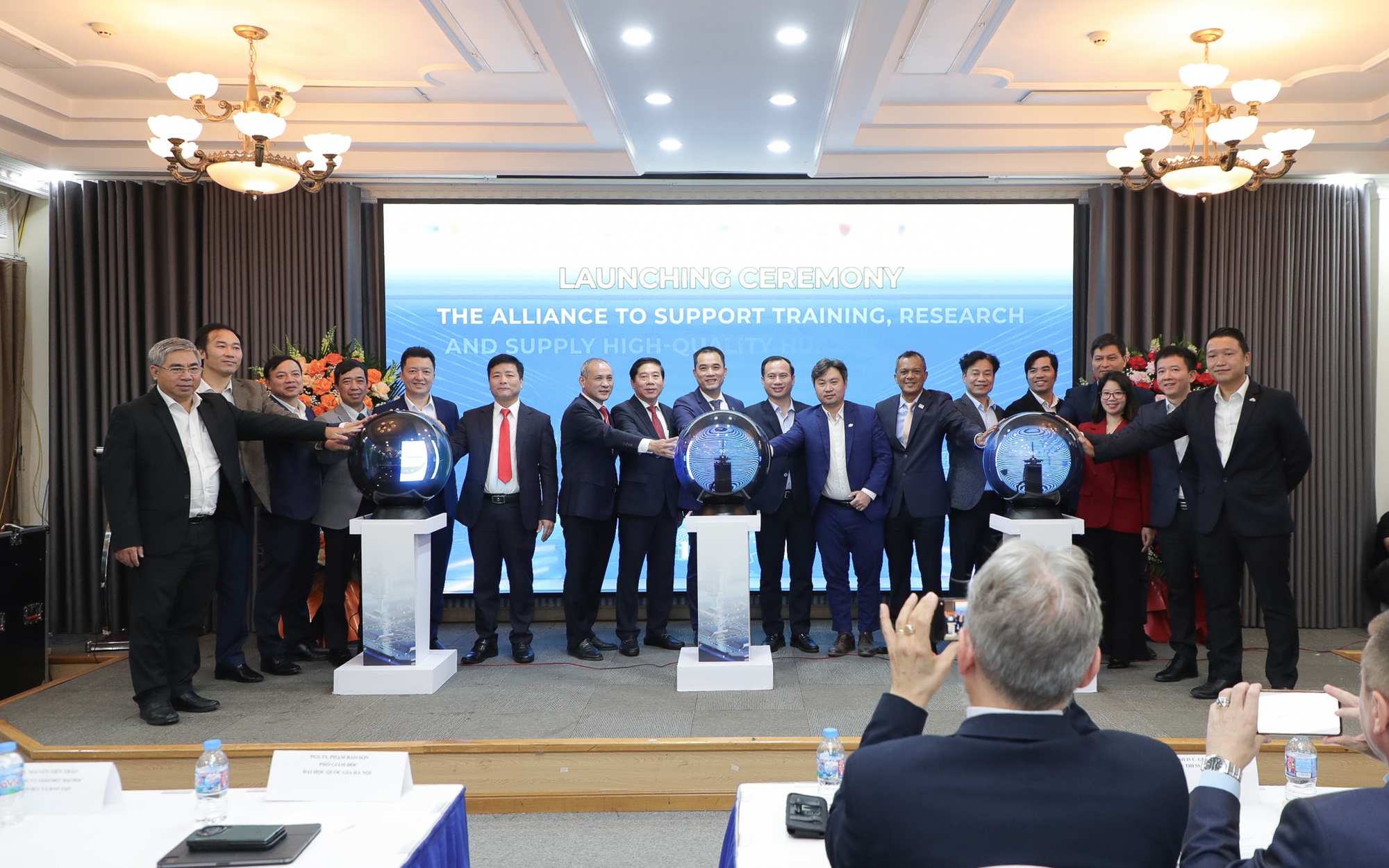 Nhiều đại học, doanh nghiệp tham gia Liên minh Bán dẫn