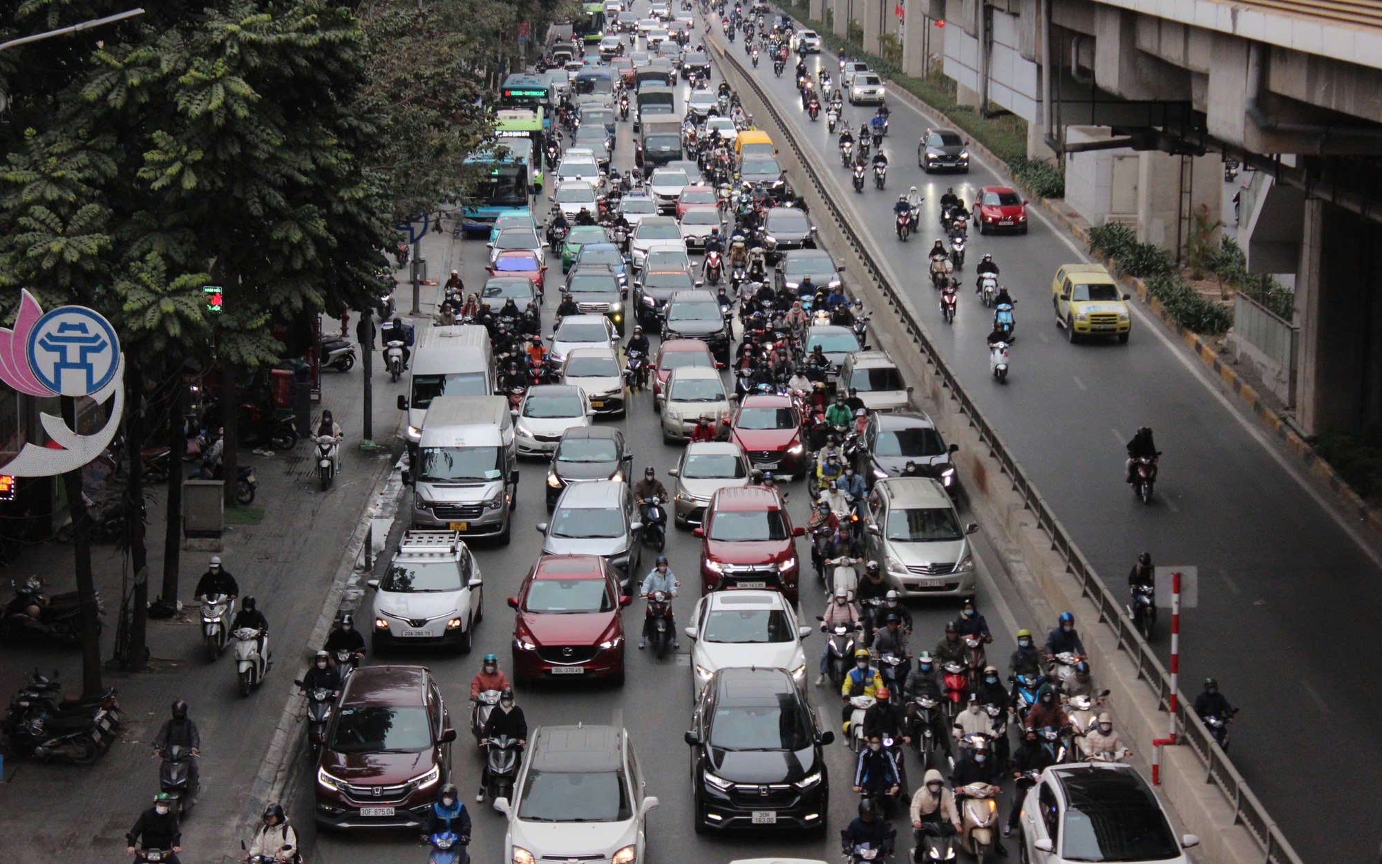 Hà Nội báo cáo Thủ tướng việc giải quyết ùn tắc giao thông, ngập úng trước ngày 10-12