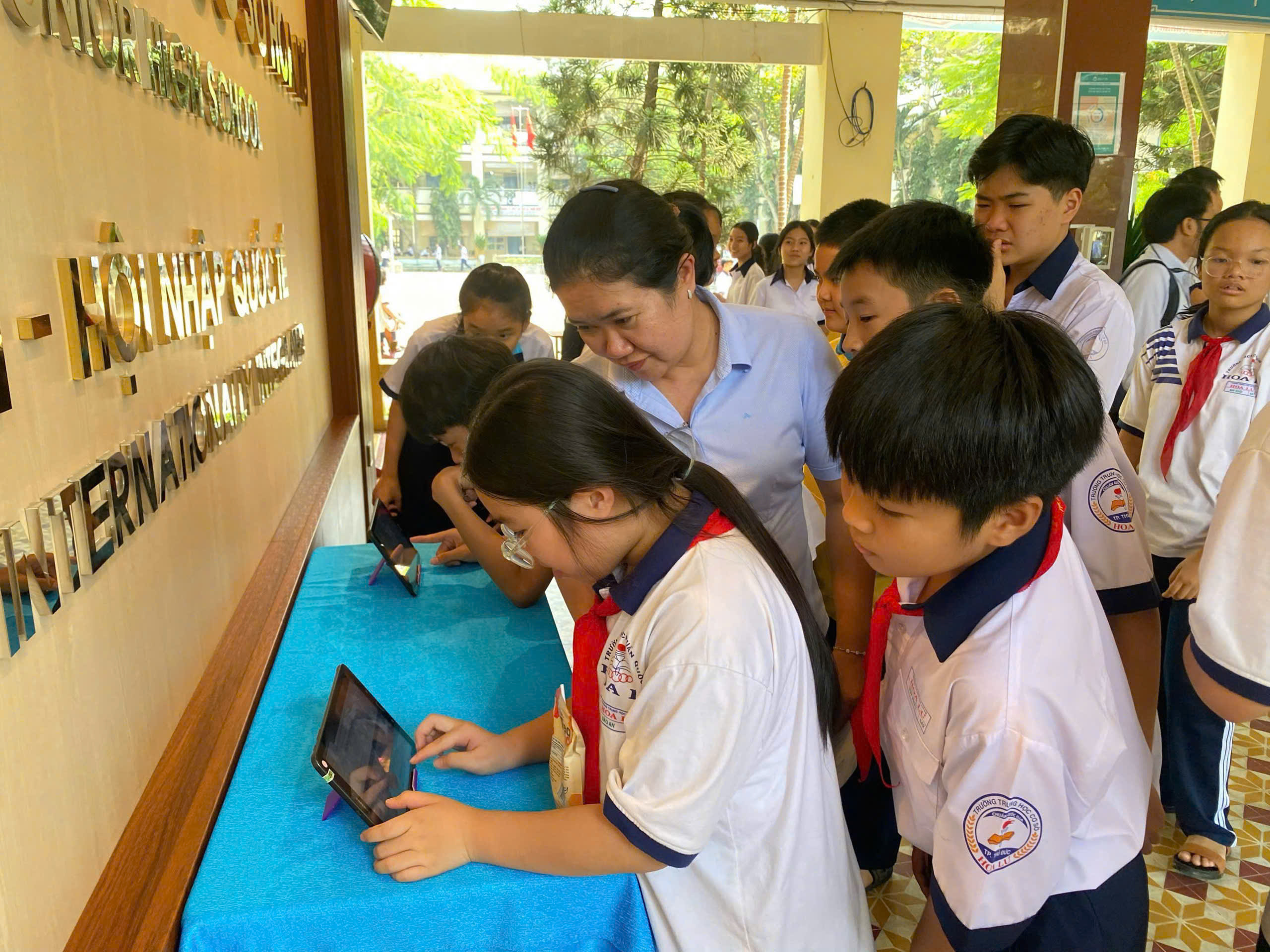 TPHCM: Tuyệt đối không dùng kết quả học tập của học sinh để đánh giá thi đua, hoặc kỷ luật giáo viên - Ảnh 1.