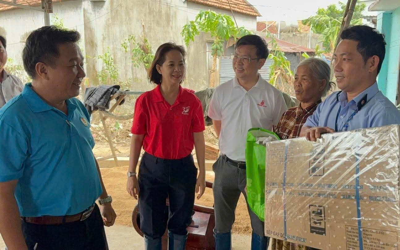 Saigon Co.op hỗ trợ người lao động, người dân thiệt hại do mưa lũ