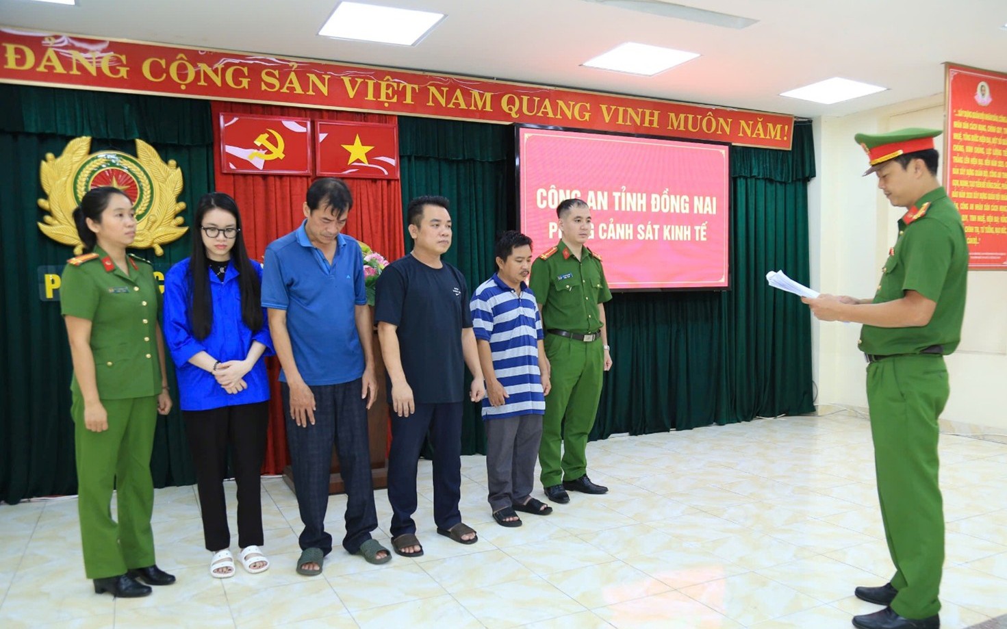 Triệt phá đường dây mua bán trái phép hóa đơn cho hàng trăm doanh nghiệp trị giá hơn 4.000 tỉ đồng