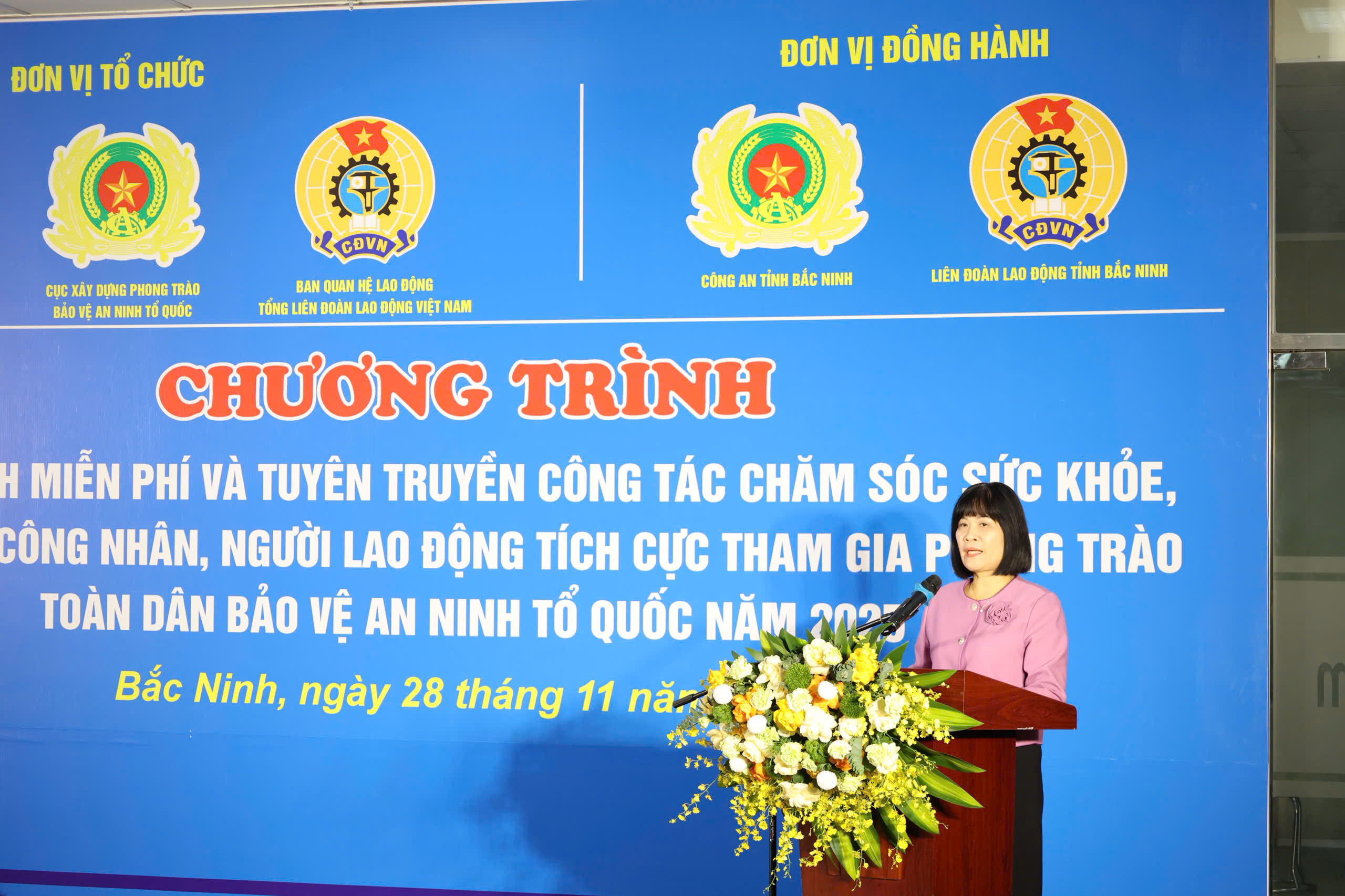 Tổng Li&ecirc;n đo&agrave;n v&agrave; Bộ C&ocirc;ng an tổ chức kh&aacute;m bệnh miễn ph&iacute; cho 15.000 c&ocirc;ng nh&acirc;n ở 7 tỉnh, th&agrave;nh - Ảnh 3.