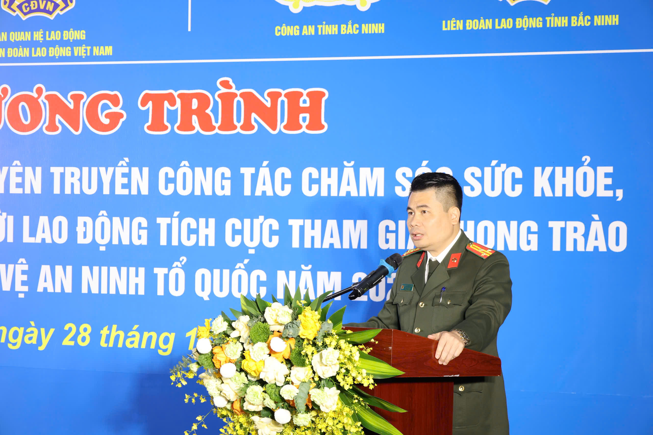 Tổng Li&ecirc;n đo&agrave;n v&agrave; Bộ C&ocirc;ng an tổ chức kh&aacute;m bệnh miễn ph&iacute; cho 15.000 c&ocirc;ng nh&acirc;n ở 7 tỉnh, th&agrave;nh - Ảnh 2.