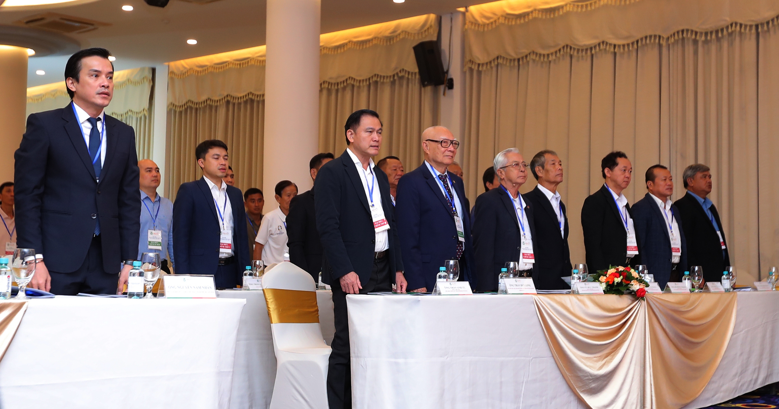 &Ocirc;ng Trần Anh T&uacute; t&aacute;i đắc cử chức Chủ tịch LĐBĐ TP HCM - Ảnh 3.
