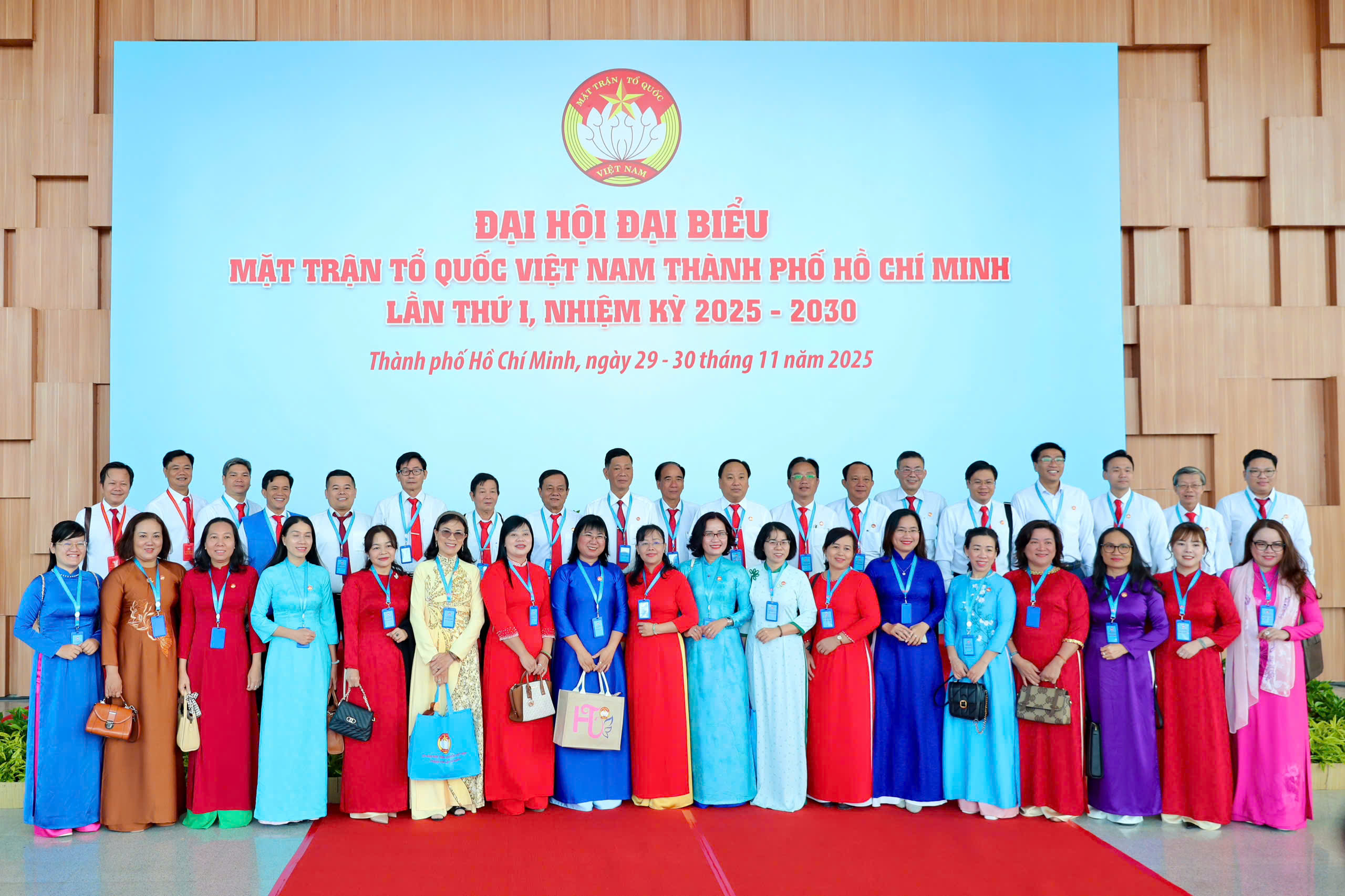 Khai mạc Đại hội MTTQ Việt Nam TPHCM lần thứ I: Đo&agrave;n kết x&acirc;y dựng TPHCM ph&aacute;t triển bền vững - Ảnh 1.