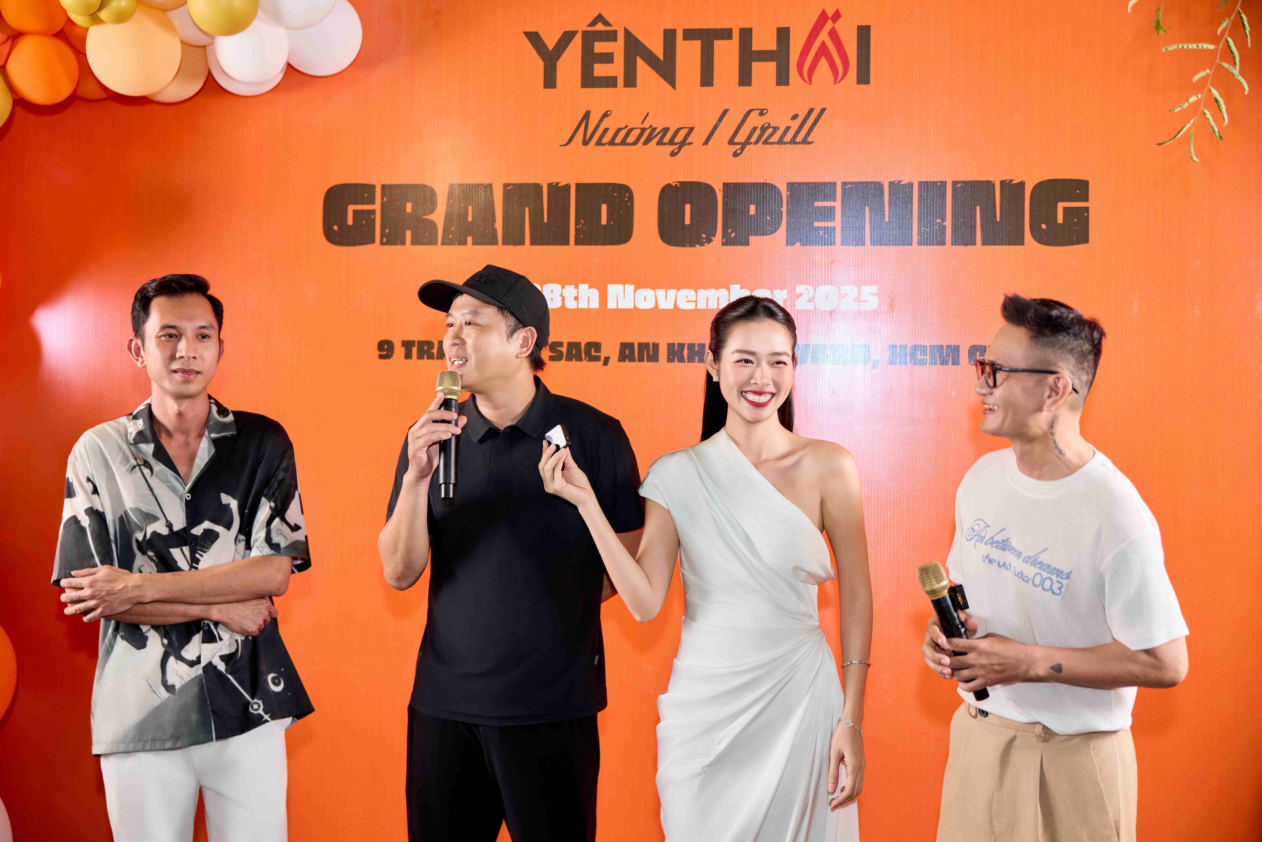 Dàn sao Việt chúc mừng Diệp Bảo Ngọc - Ảnh 1.