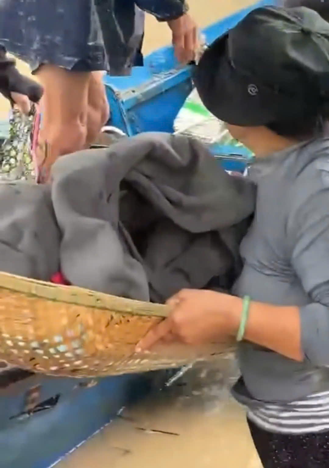 Gi&aacute;m đốc Sở Y tế Đắk Lắk tiếc nuối vụ Trạm Y tế từ chối người d&acirc;n tr&aacute;nh lũ - Ảnh 1.