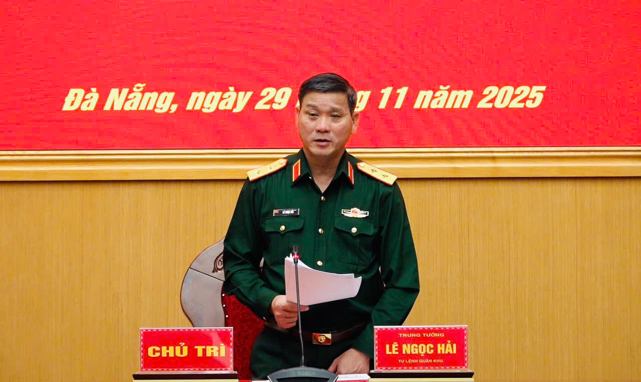 Qu&acirc;n khu 5 hỗ trợ dựng lại nh&agrave; cho d&acirc;n trước Tết Nguy&ecirc;n đ&aacute;n 2026 - Ảnh 1.