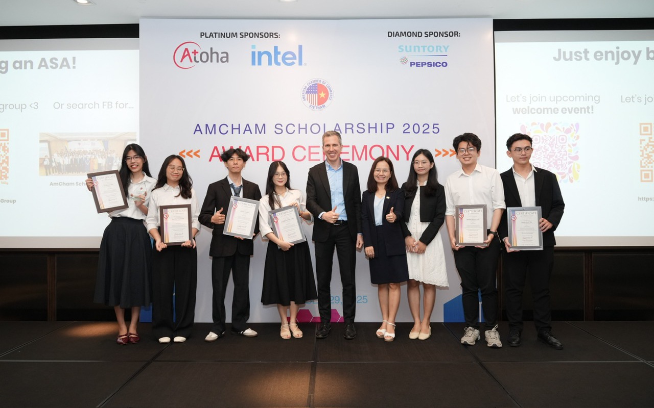 Học bổng AmCham có 7 sinh viên đạt điểm tuyệt đối vòng phỏng vấn bằng tiếng Anh