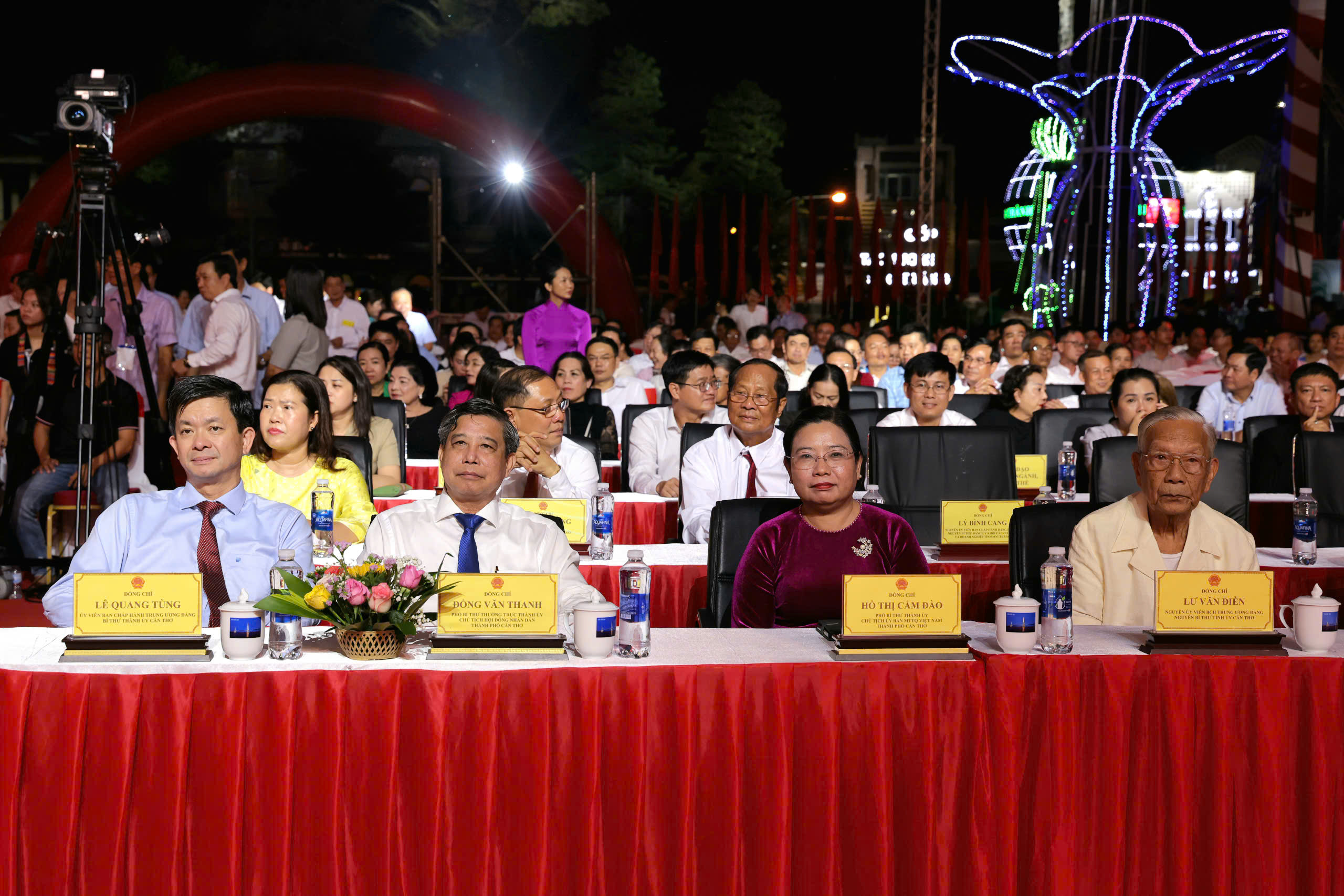 Cần Thơ khai hội Ok Om Bok – Đua ghe ngo 2025 tôn vinh di sản Văn hóa - Ảnh 2.