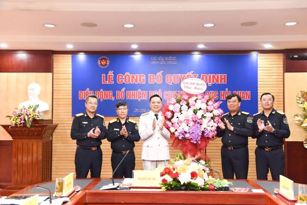 &Ocirc;ng Nguyễn Th&agrave;nh Hưng được bổ nhiệm giữ chức Ph&oacute; Cục trưởng Cục Hải quan - Ảnh 2.