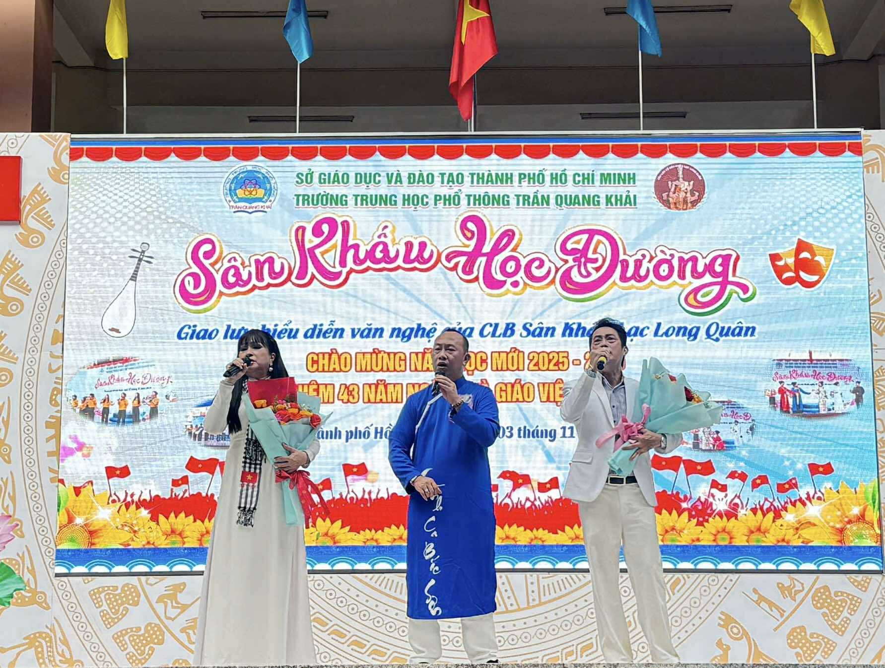 Ca sĩ Phạm Anh Tuấn khuấy động chương tr&igrave;nh "S&acirc;n khấu học đường" - Ảnh 4.