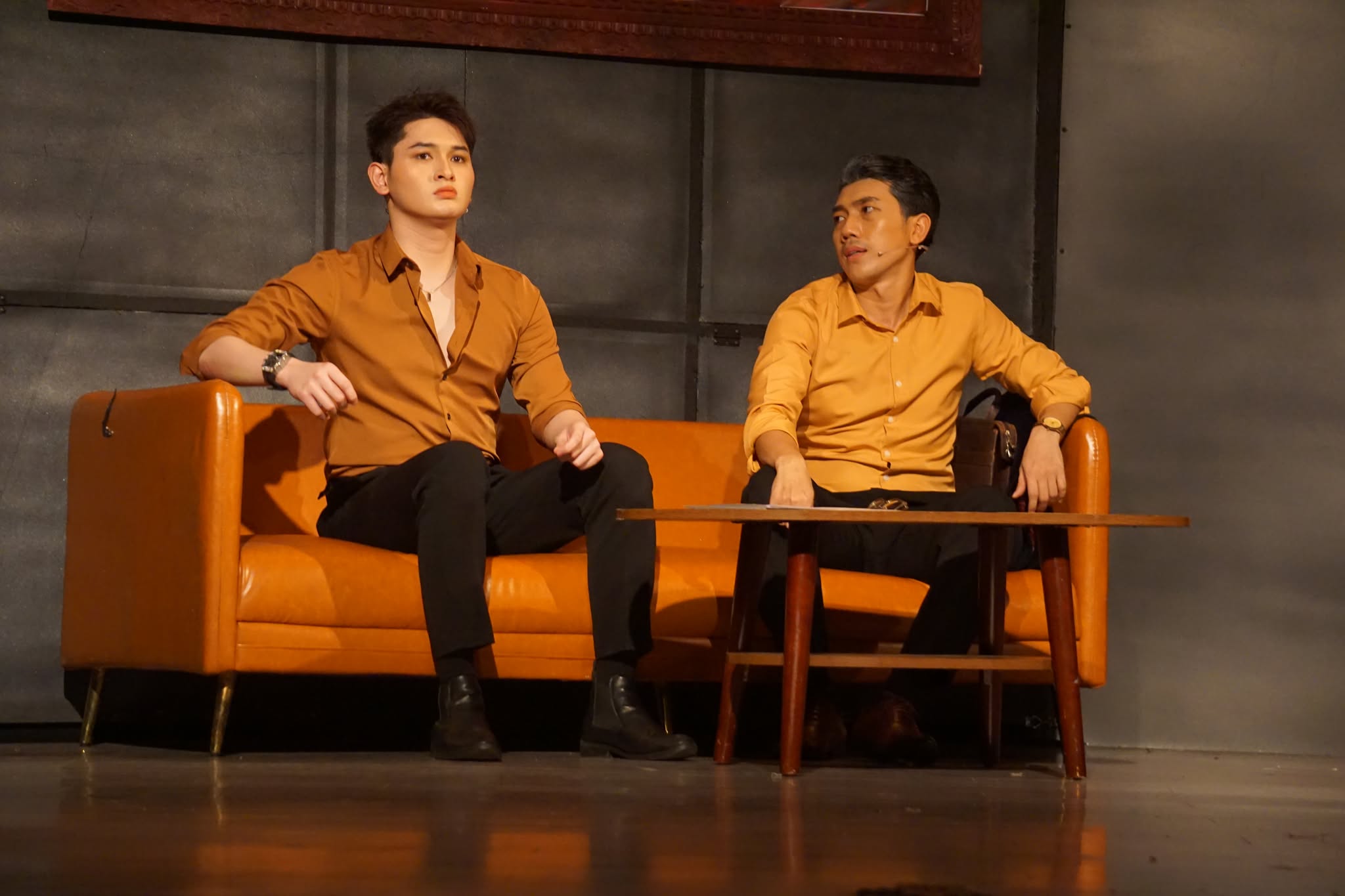 Kh&oacute;c, cười trong b&oacute;ng tối "Nh&agrave; x&aacute;c" với Việt Hương, Mai Ka, V&otilde; Minh Khải - Ảnh 1.