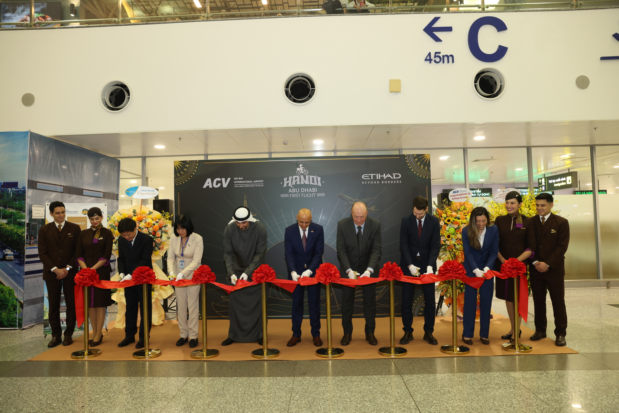 Etihad Airways d&ugrave;ng "si&ecirc;u m&aacute;y bay" khai trương đường bay thẳng H&agrave; Nội - Abu Dhabi - Ảnh 5.
